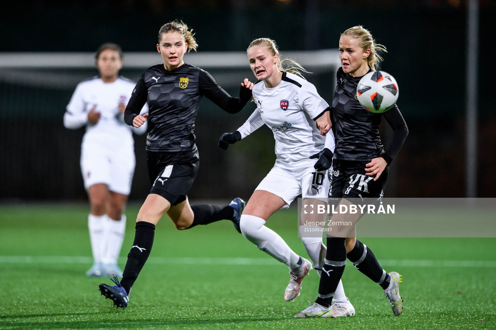 Umeås Elise Johansson och Vera Croné mot Rosengårds