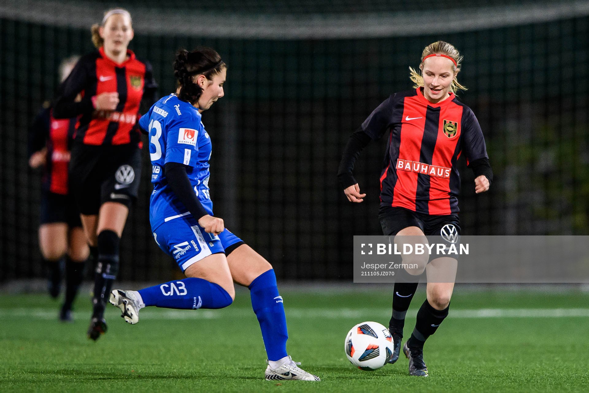 Örebros Annie Holst och Brommapojkarnas Klara Bengtsson