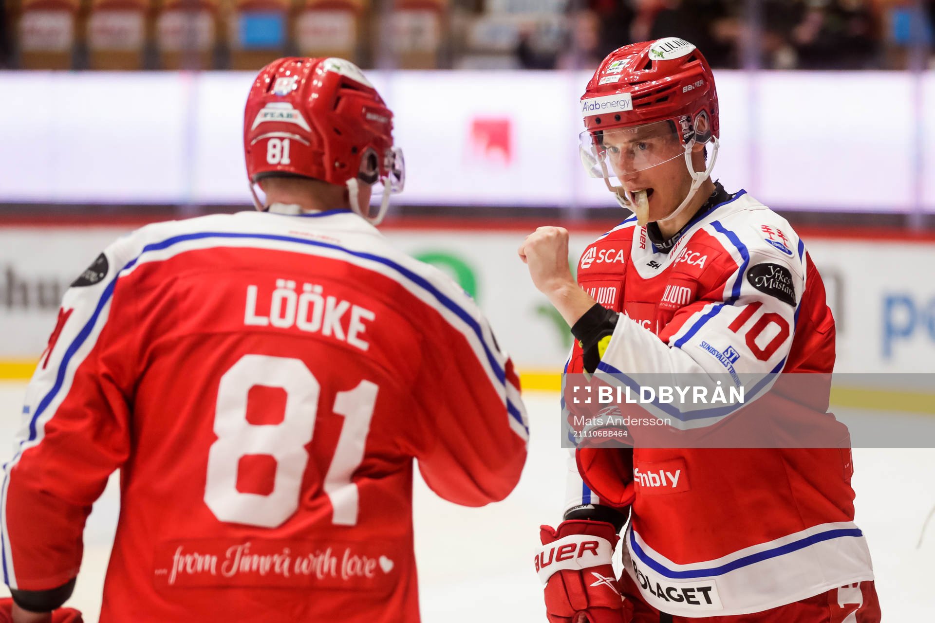 Timrås Jens Lööke jublar med Robin Alvarez