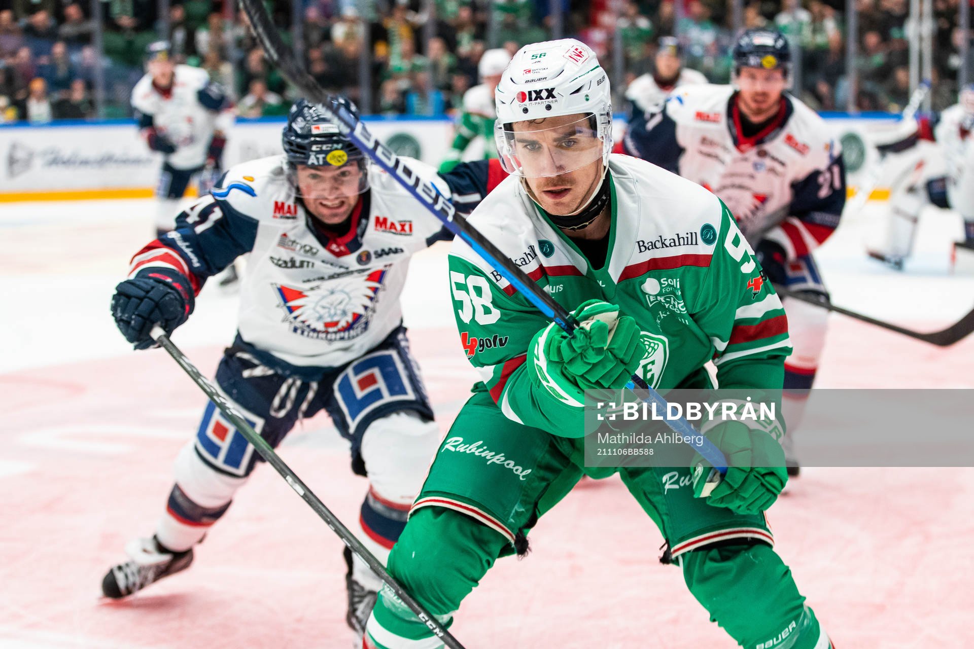 Linköpings Broc Little och Rögles Ryan McKiernan