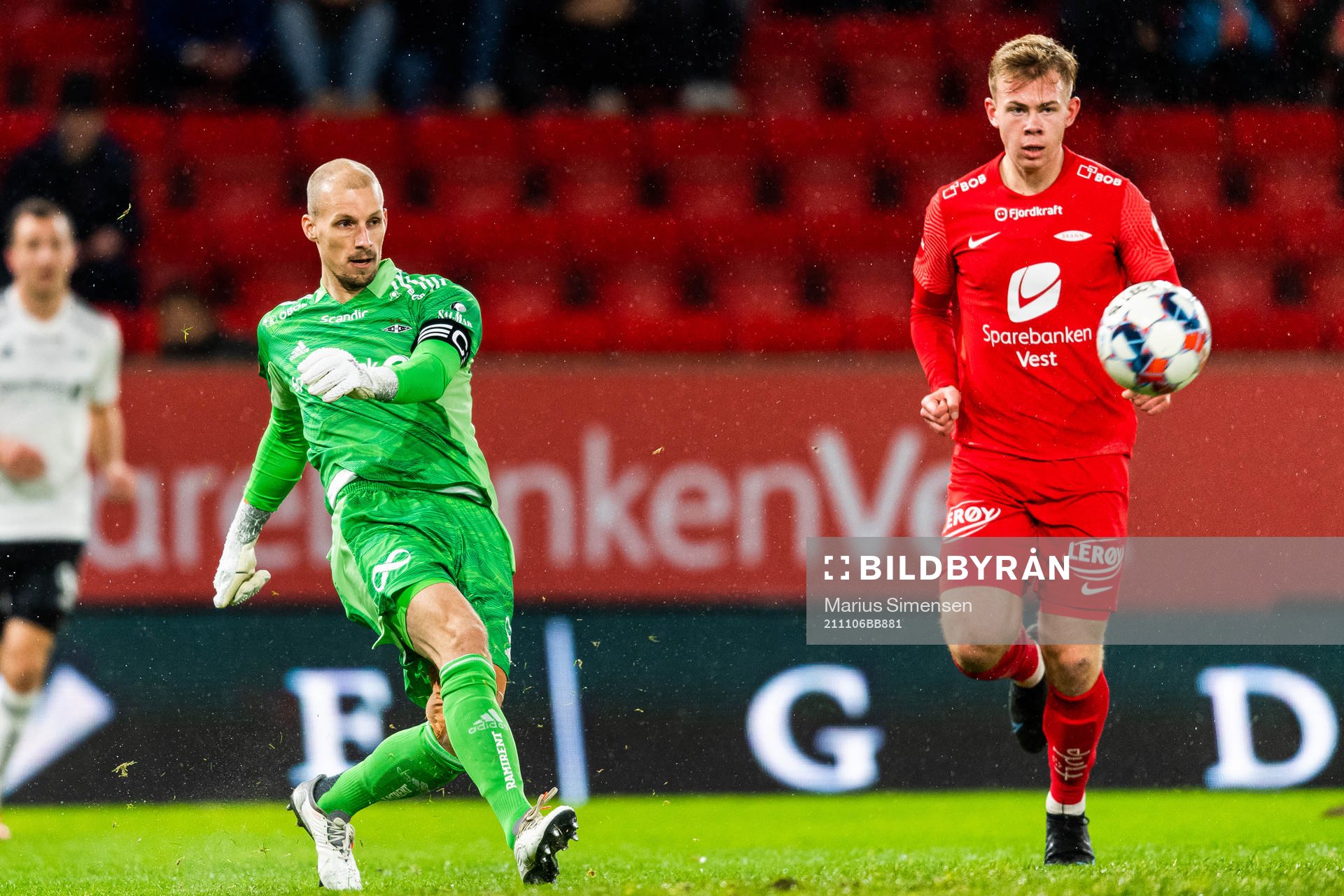 goalkeeper André Hansen of Rosenborg and Aune Heggebø of