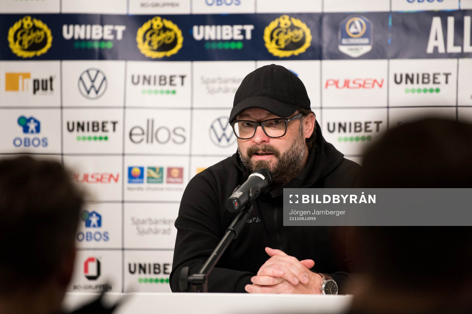 Varbergs tränare Joakim Persson under presskonferensen efter fotbollsmatchen i Allsvenskan mellan Elfsborg och Varberg den 6 november 2021 i Borås.