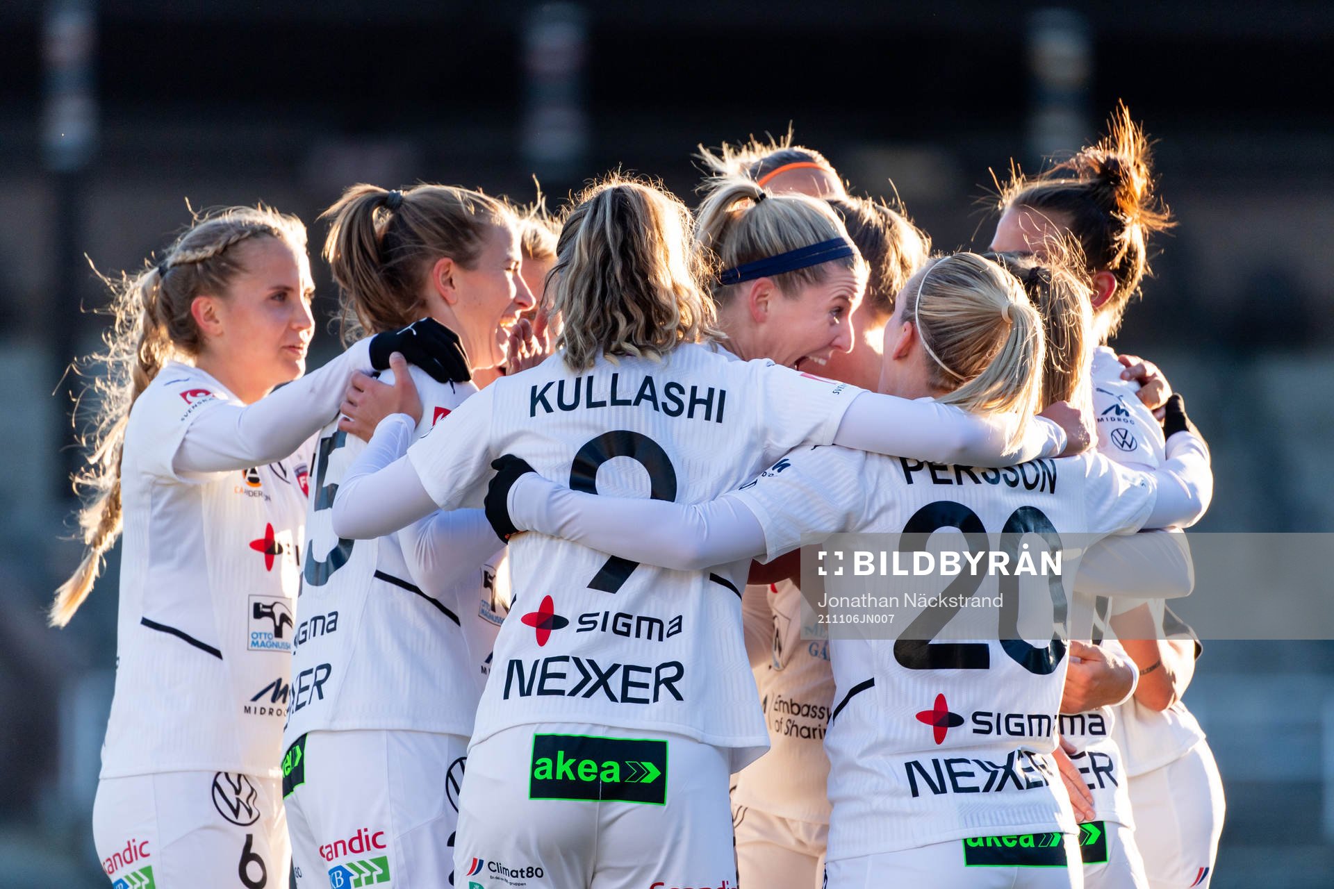 Rosengårds spelare jublar