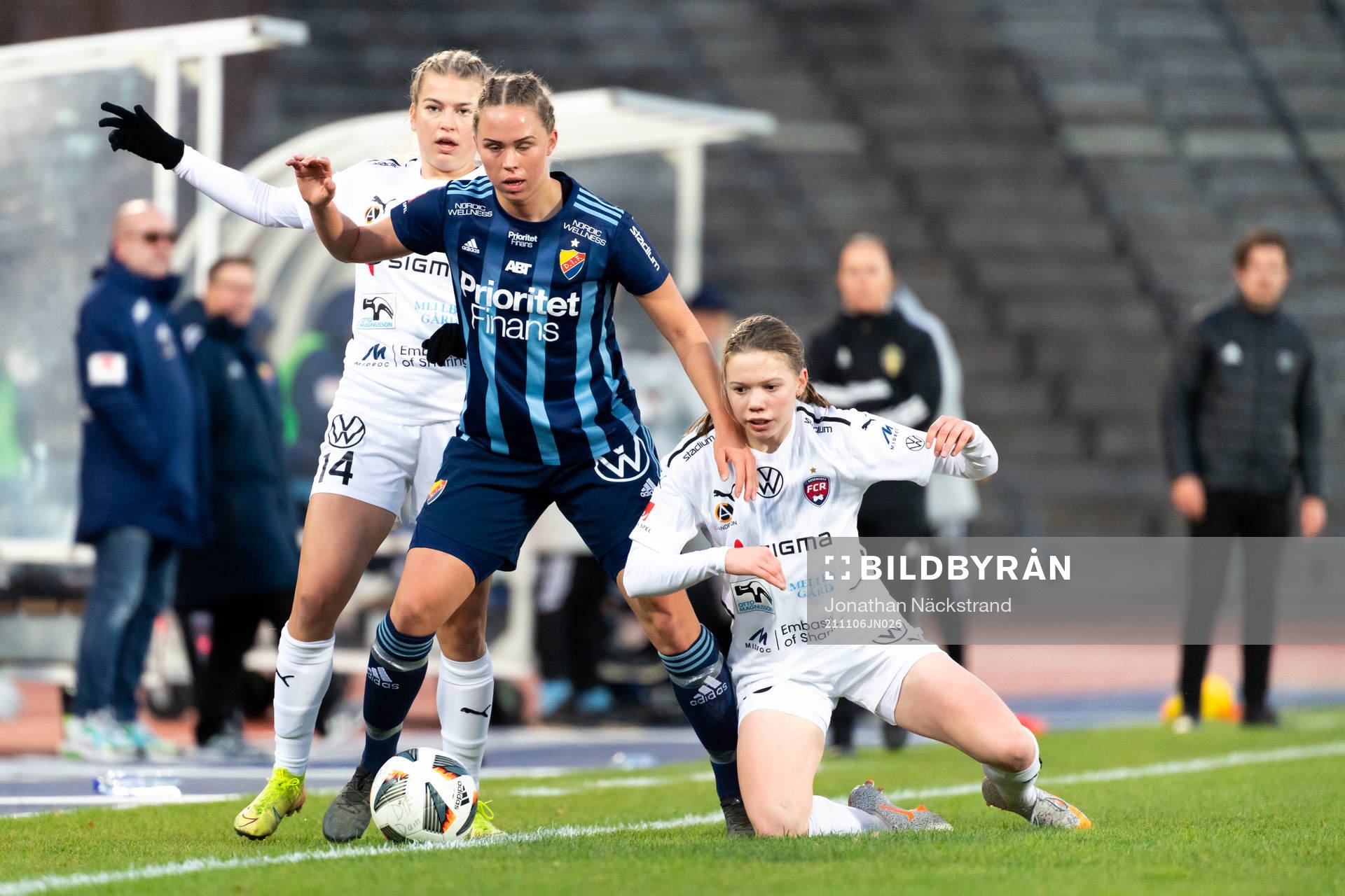 Djurgårdens Hanna Ekengren och  Rosengårds Bea Sprung