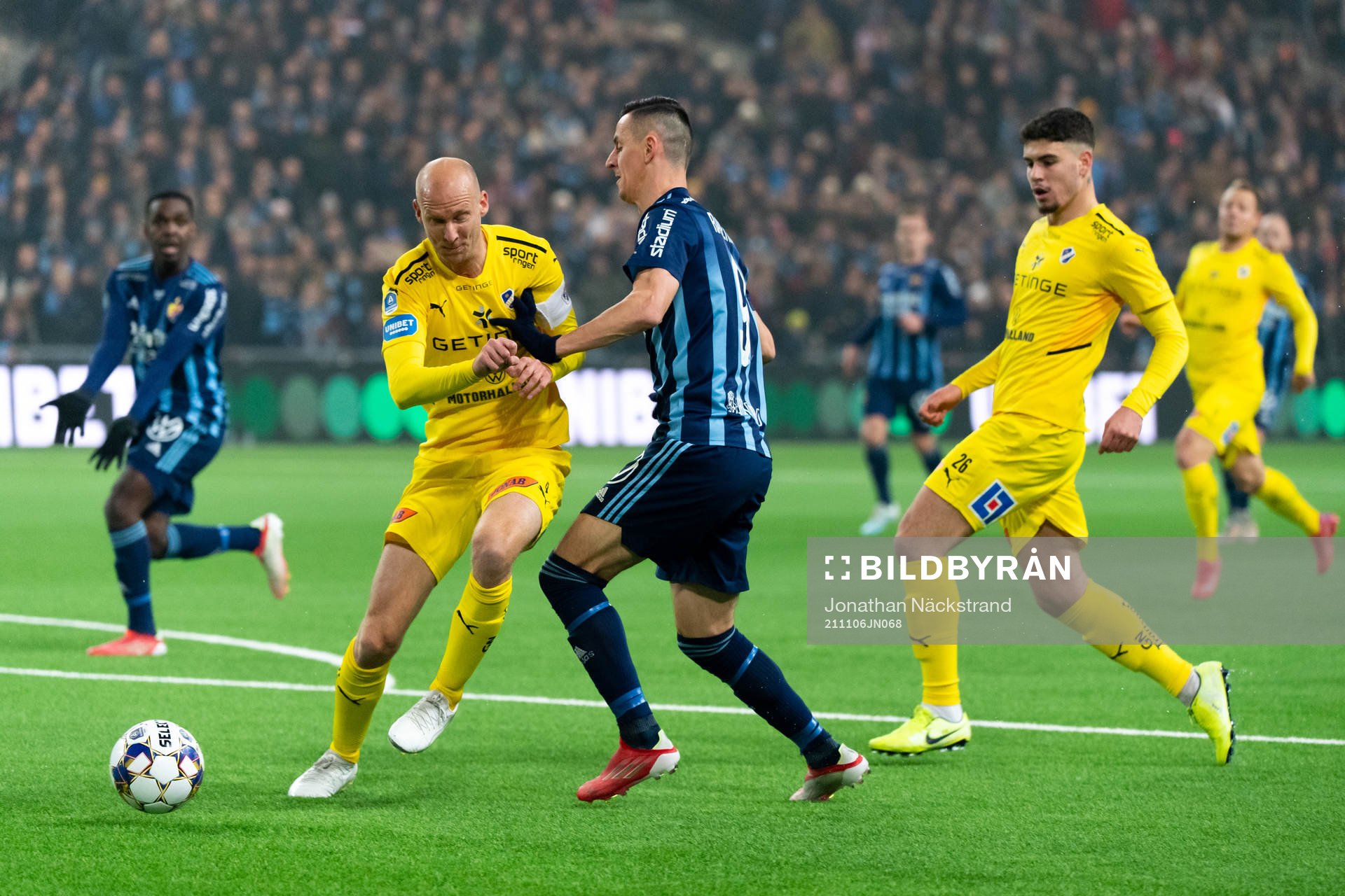Halmstads Andreas Johansson och  Djurgårdens Haris