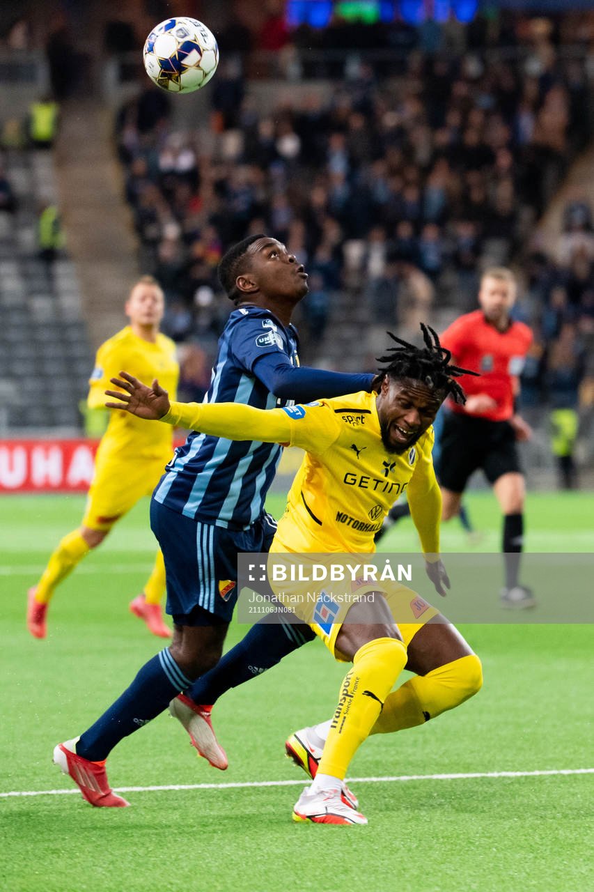 Djurgårdens Joel Asoro och  Halmstads Joseph Baffo