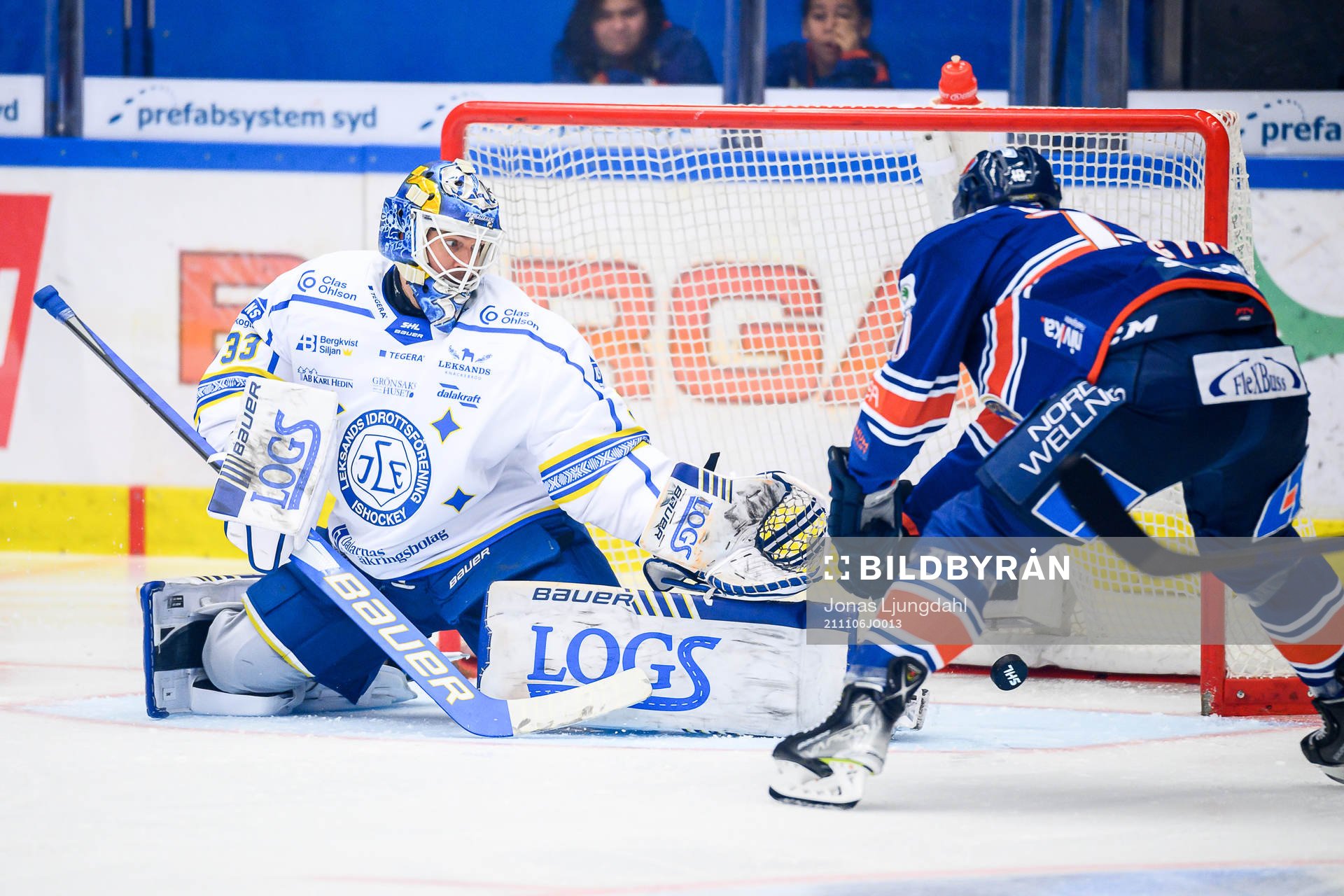Växjös Richard Gynge gör mål 1-0 bakom Leksands