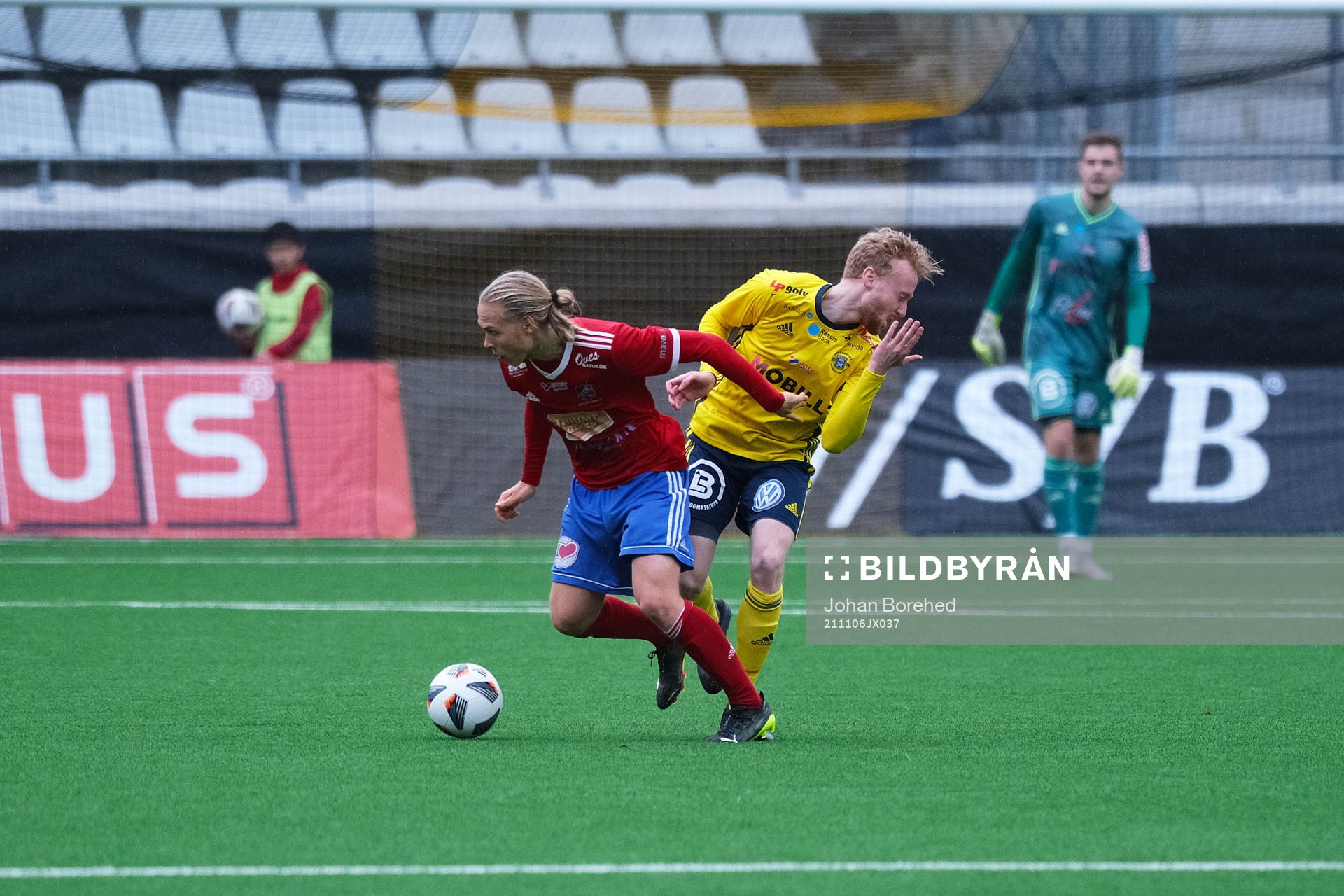 Ängelholms Love Fredriksson får en smäll