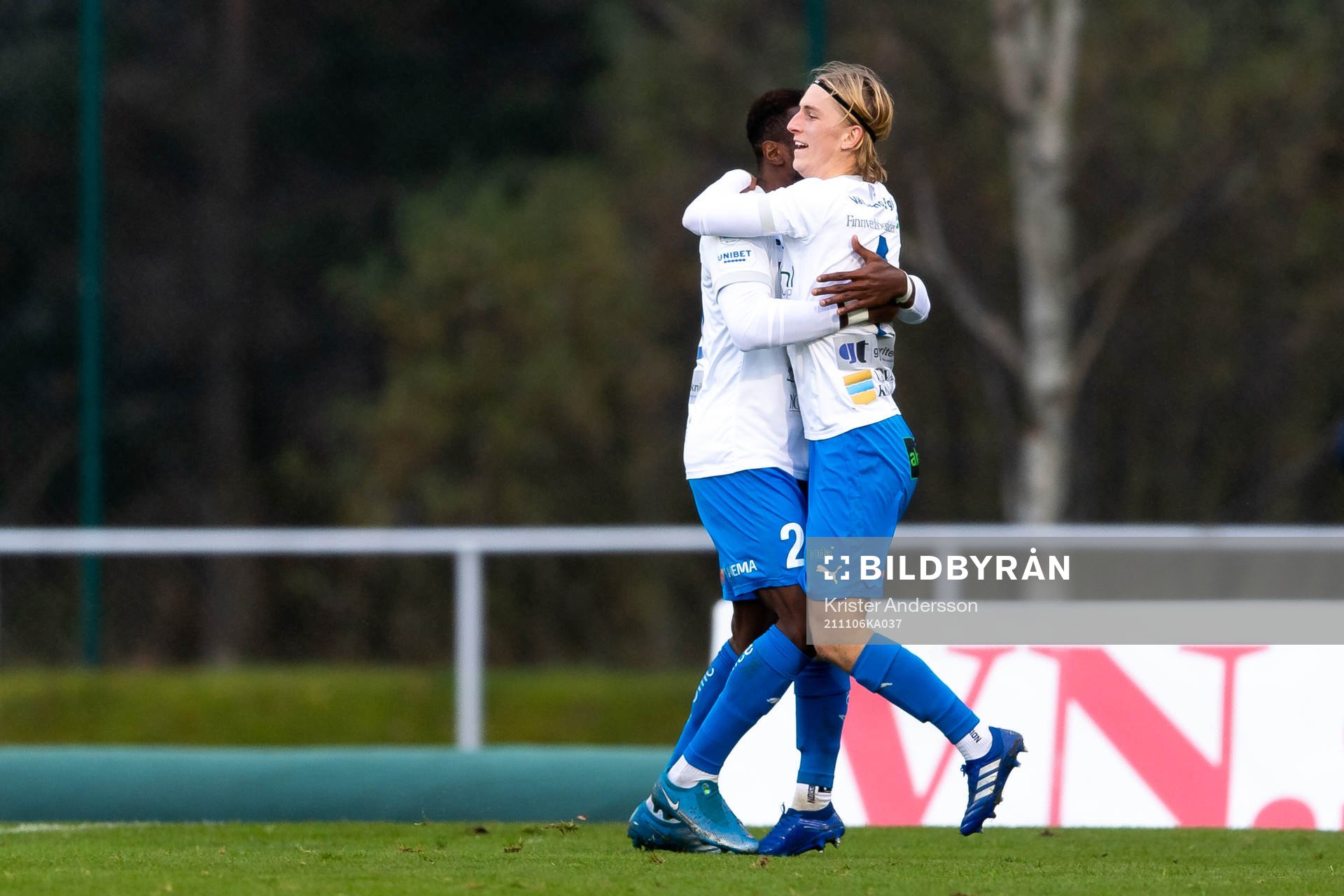 Värnamos Christian Moses jublar efter att han gjort 1-1 under fotbollsmatchen i Superettan mellan Värnamo och Helsingborg den 6 november 2021 i Värnamo.