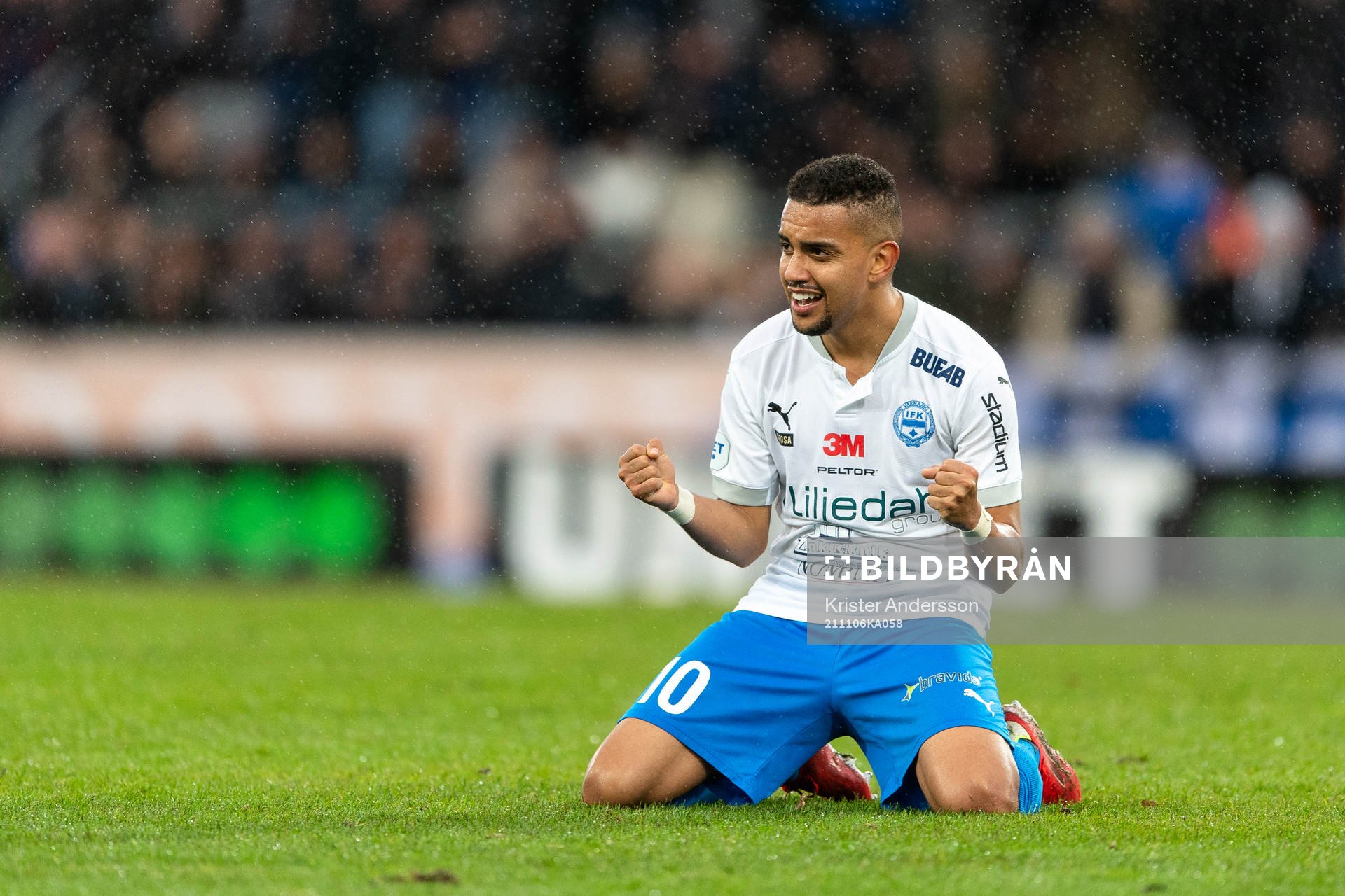 Värnamos Erick Brendon jublar