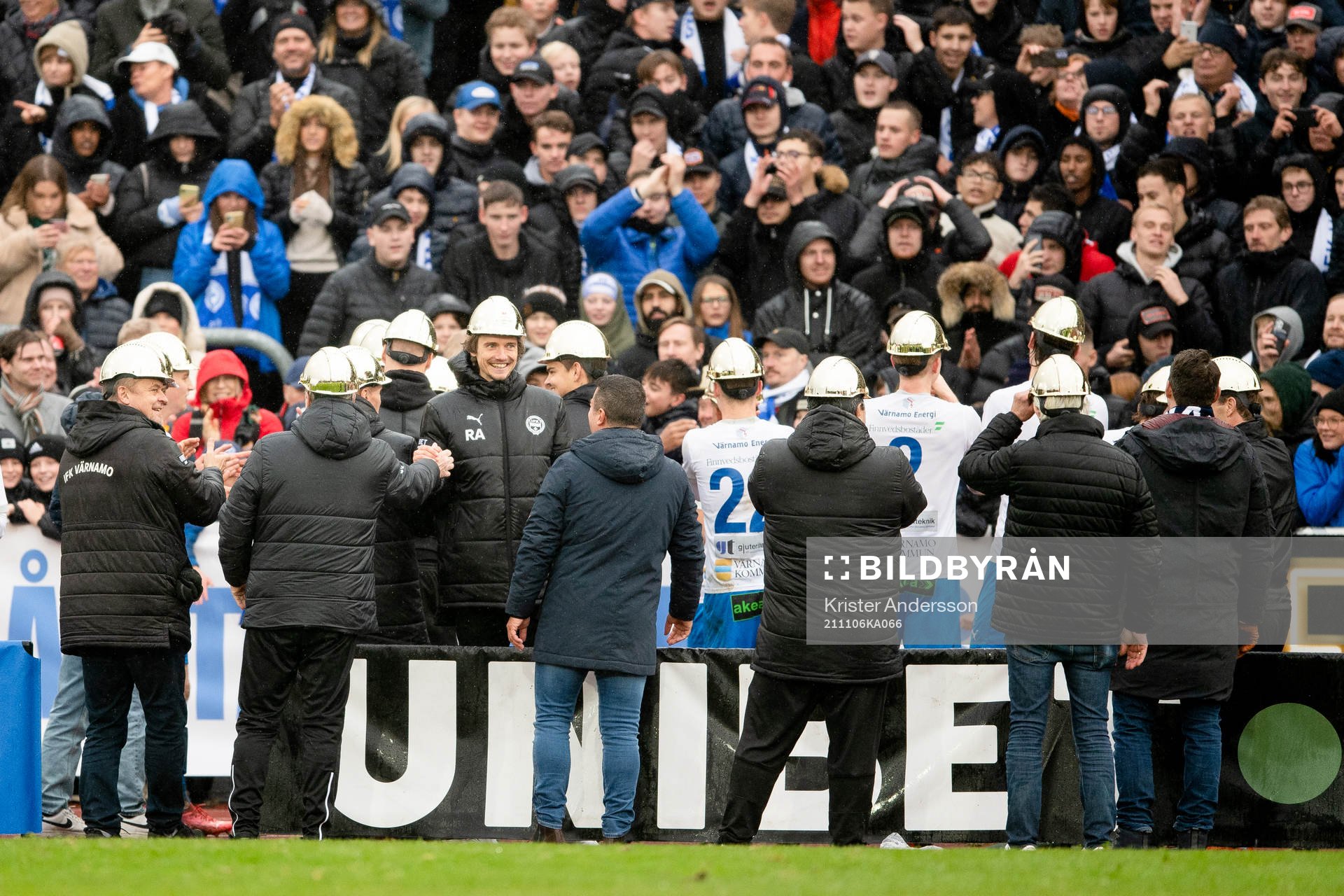 Värnamos spelare tacka publiken