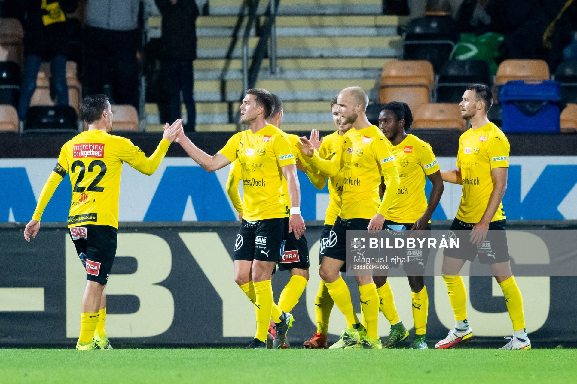 Mjällbys spelare jublar