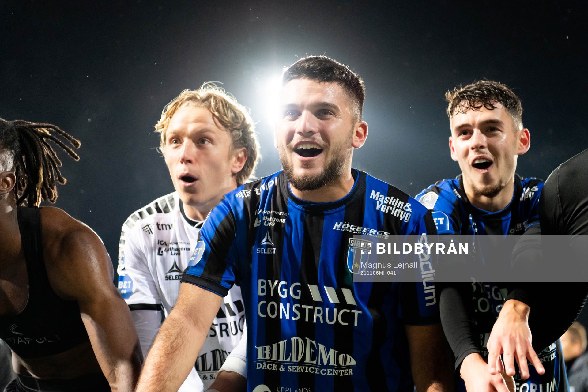 Sirius målvakt August Ahlin, Edi Sylisufaj och Laorent