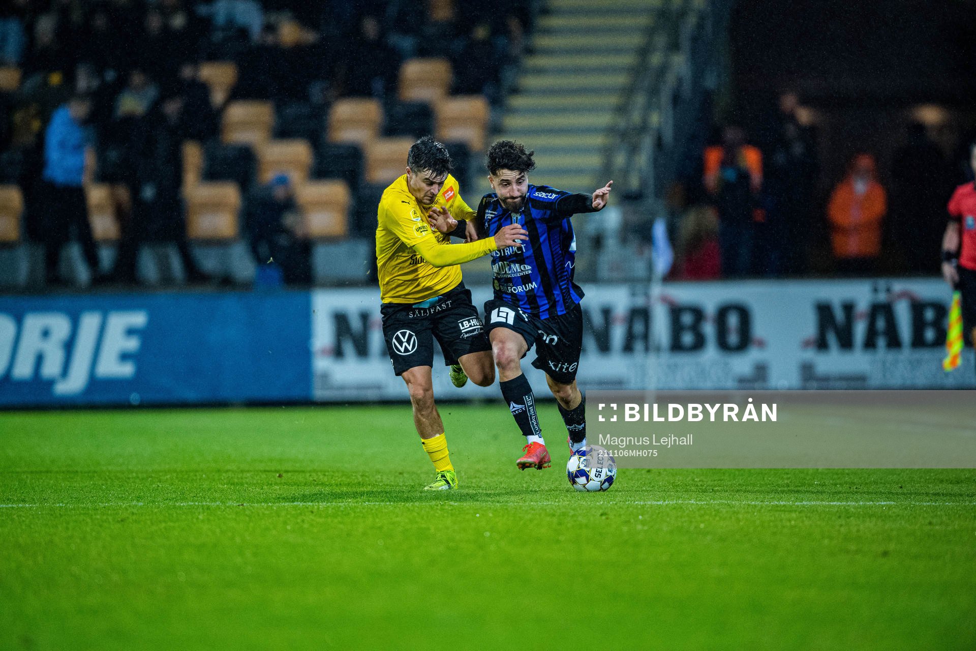 Mjällbys Jesper Gustavsson  och Sirius Moustafa Zeidan