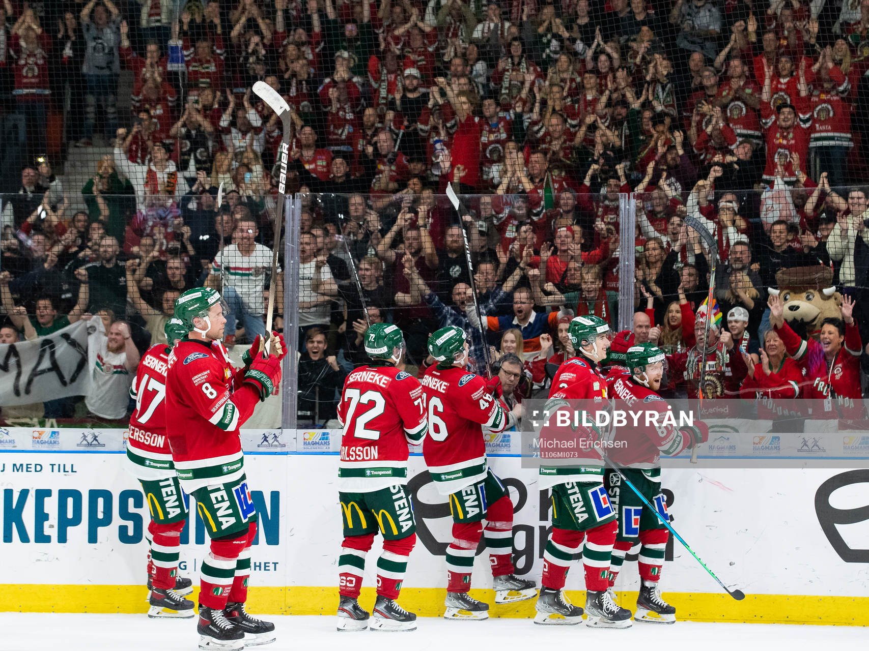 Frölunda jublar och tackar klacken