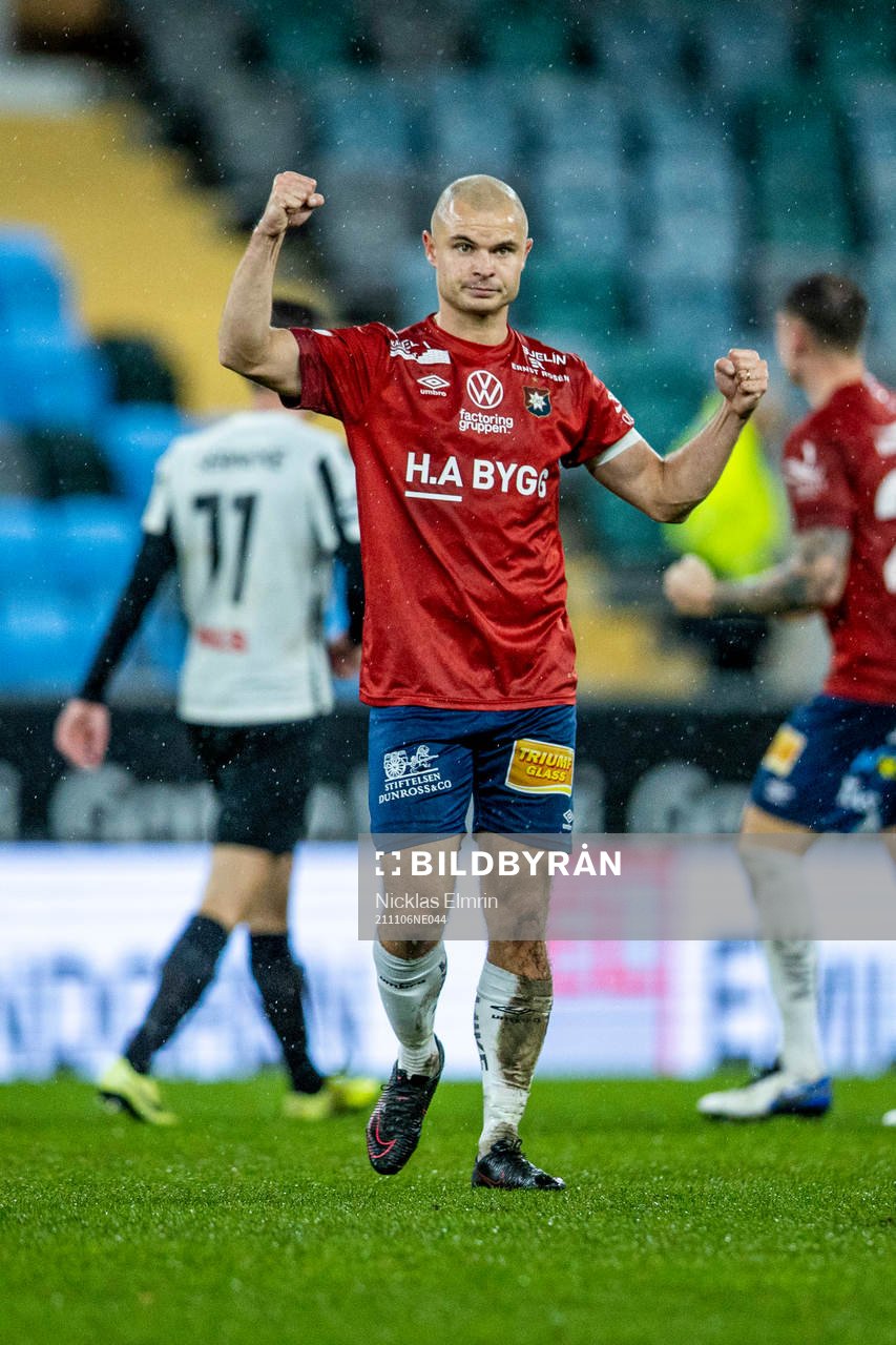 Örgrytes Hannes Sahlin jublar