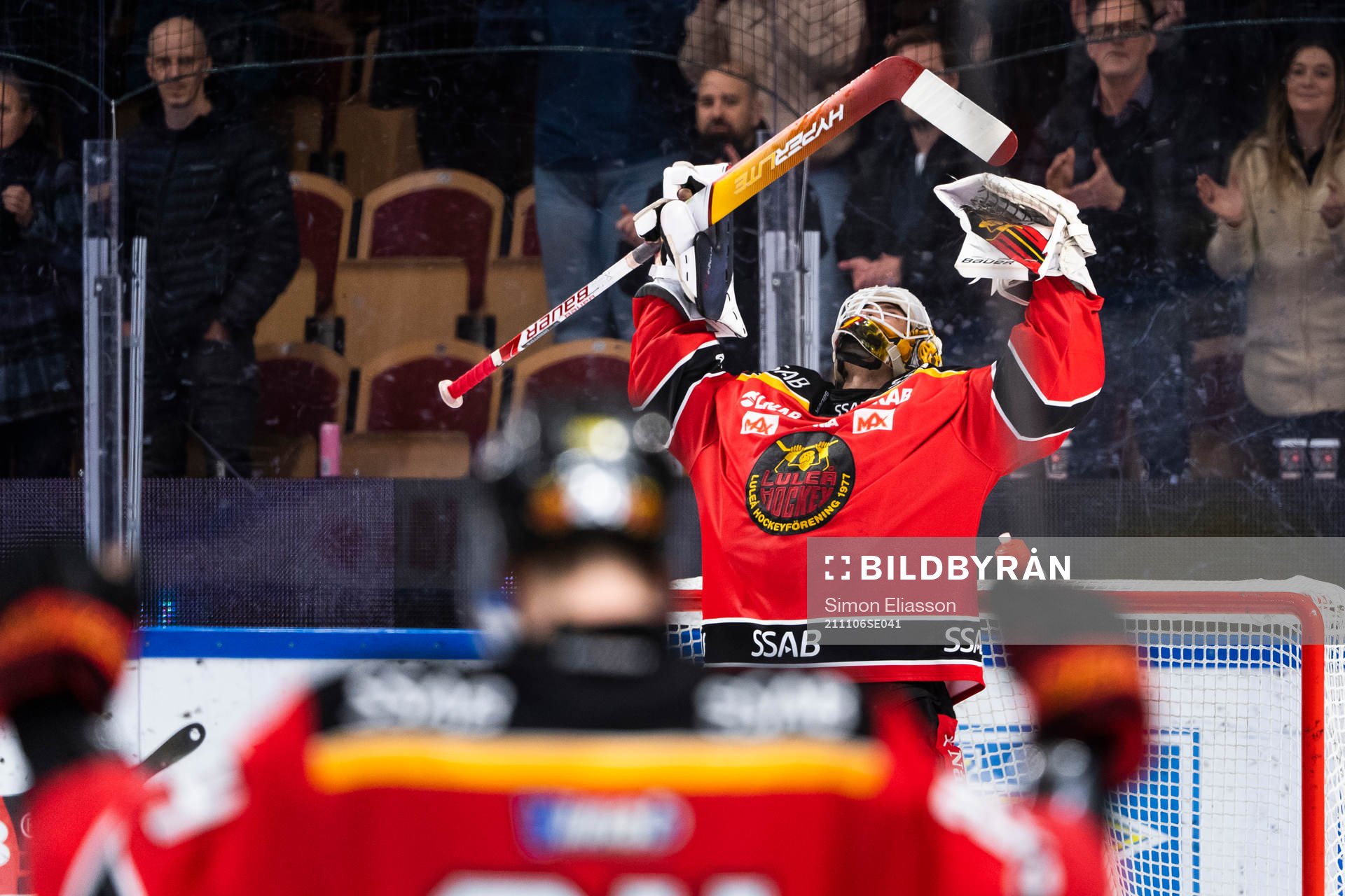 Luleås målvakt Jesper Wallstedt jublar