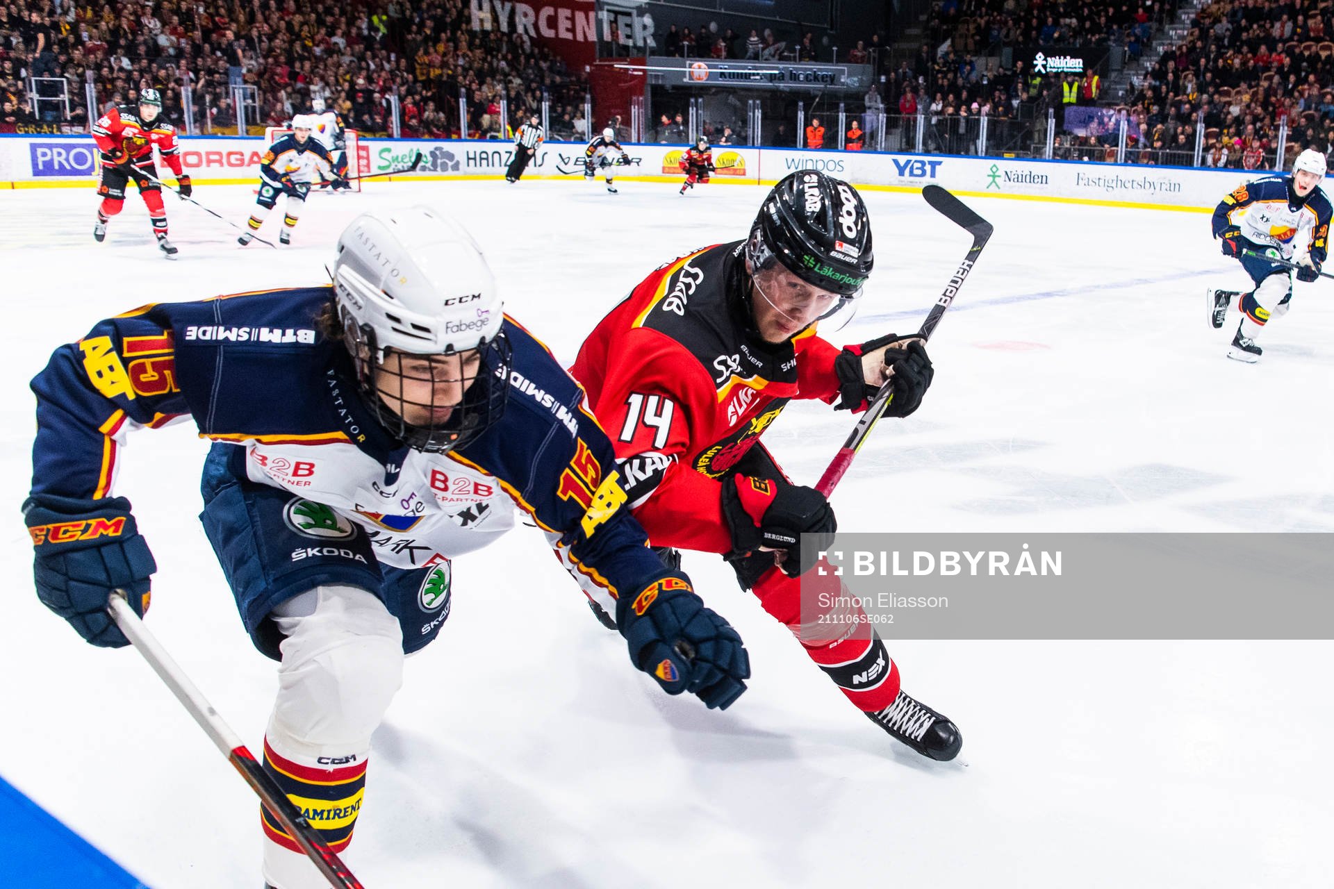 Djurgårdens Liam Öhgren och Luleås Jonas Berglund