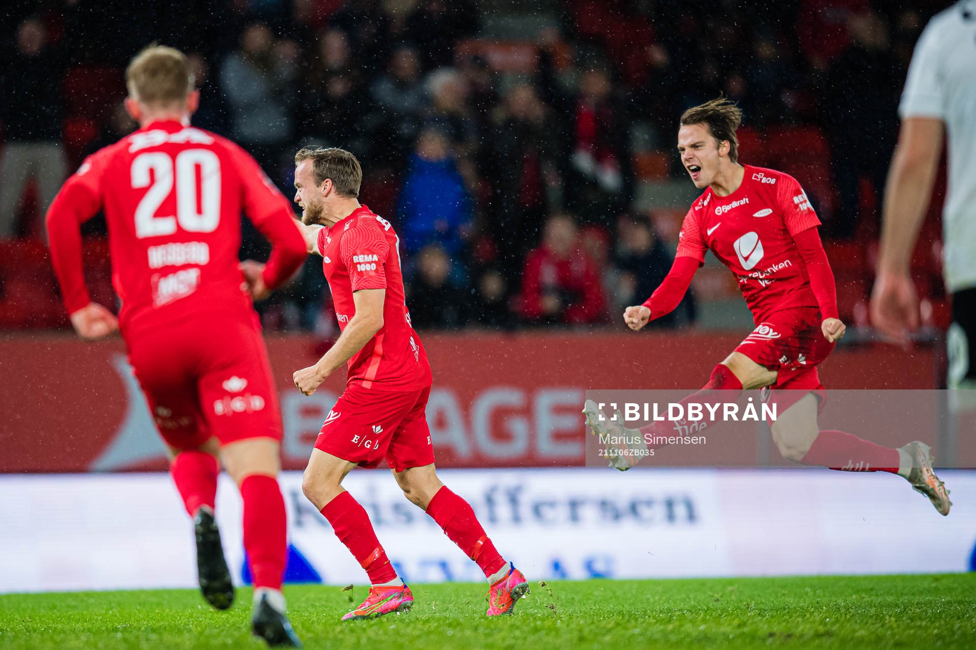 Bård Finne of Brann celebrates