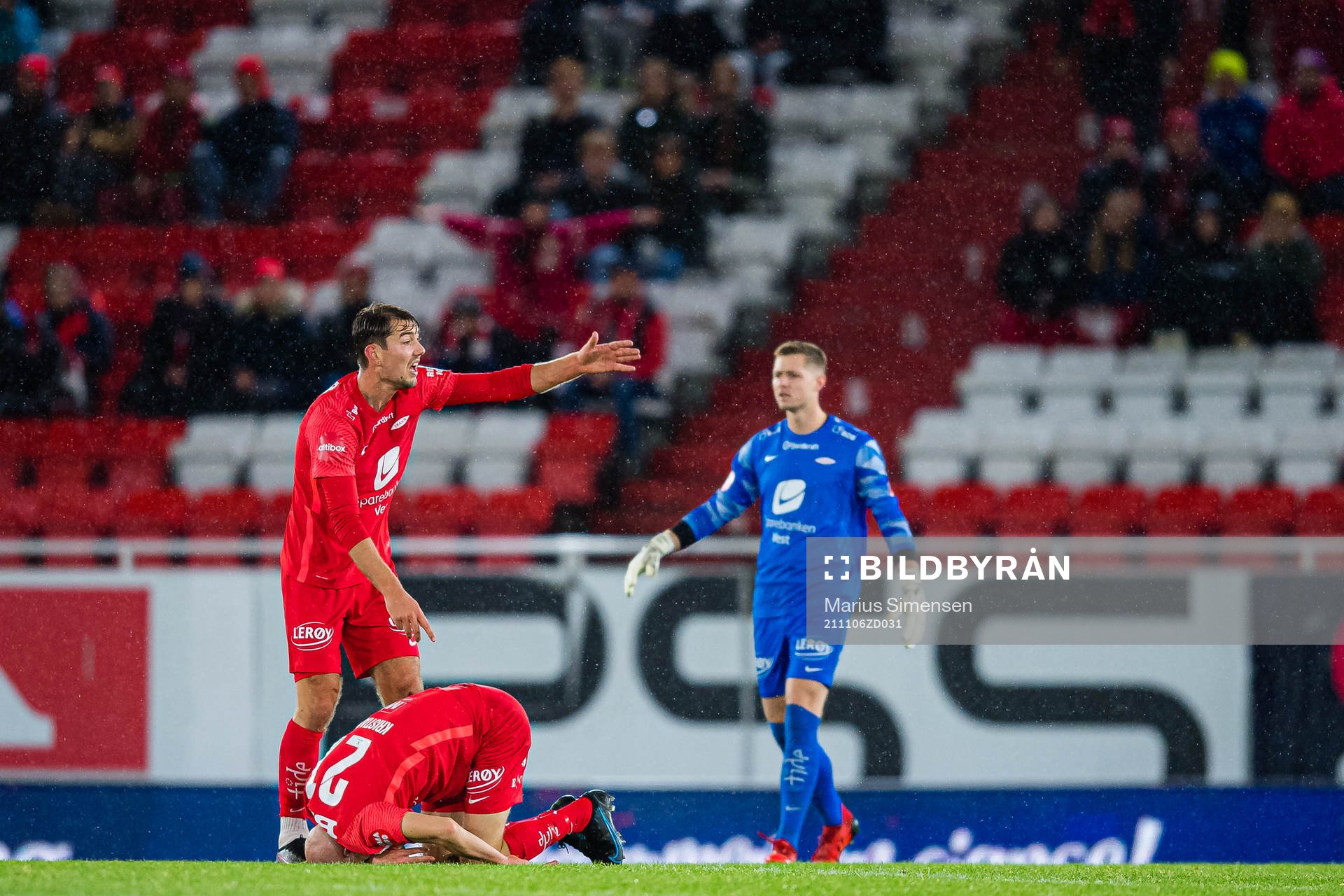 Fredrik Pallesen Knudsen of Brann and Ruben Kristiansen of