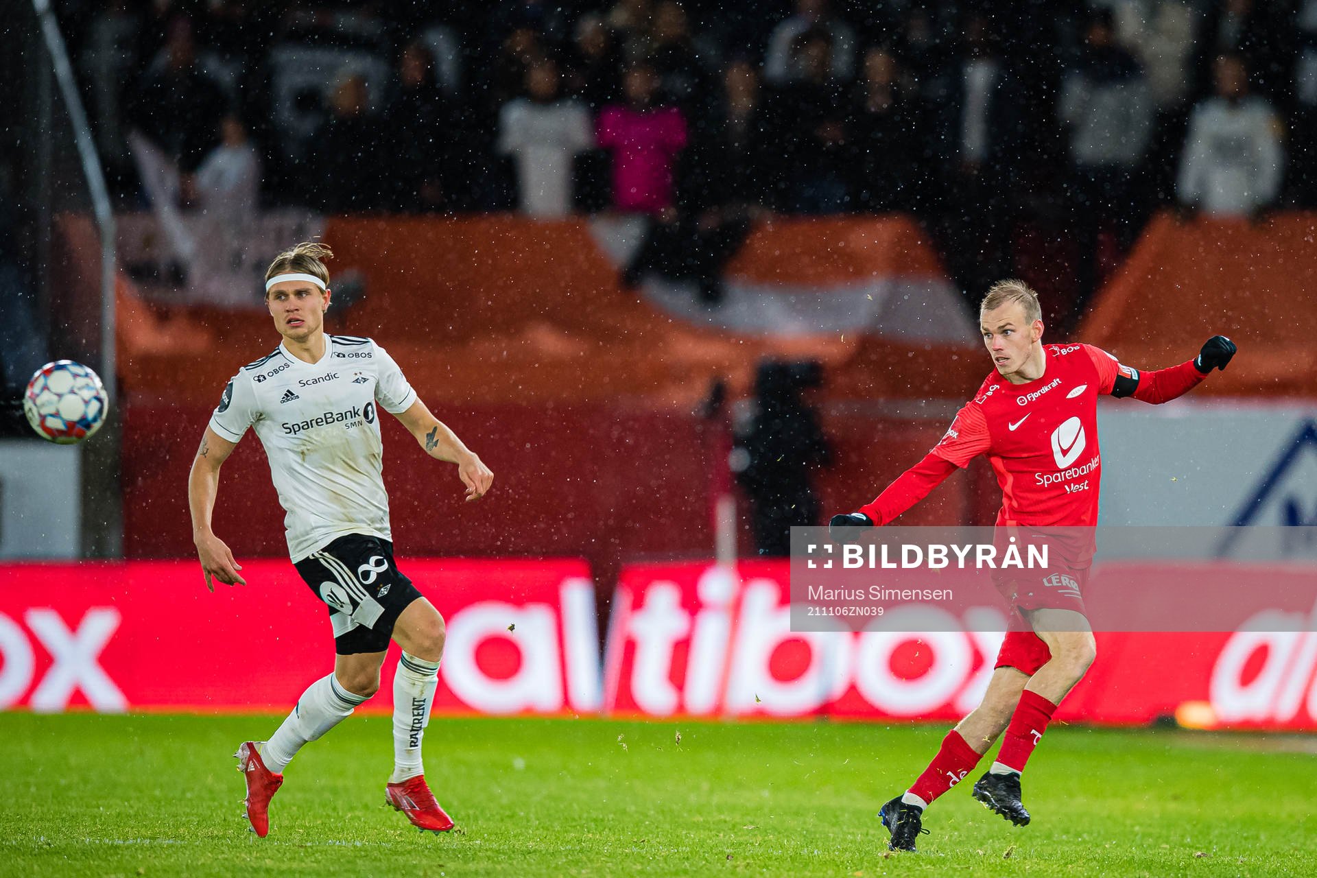 Olaus Jair Skarsem of Rosenborg and Petter Dahle Strand of