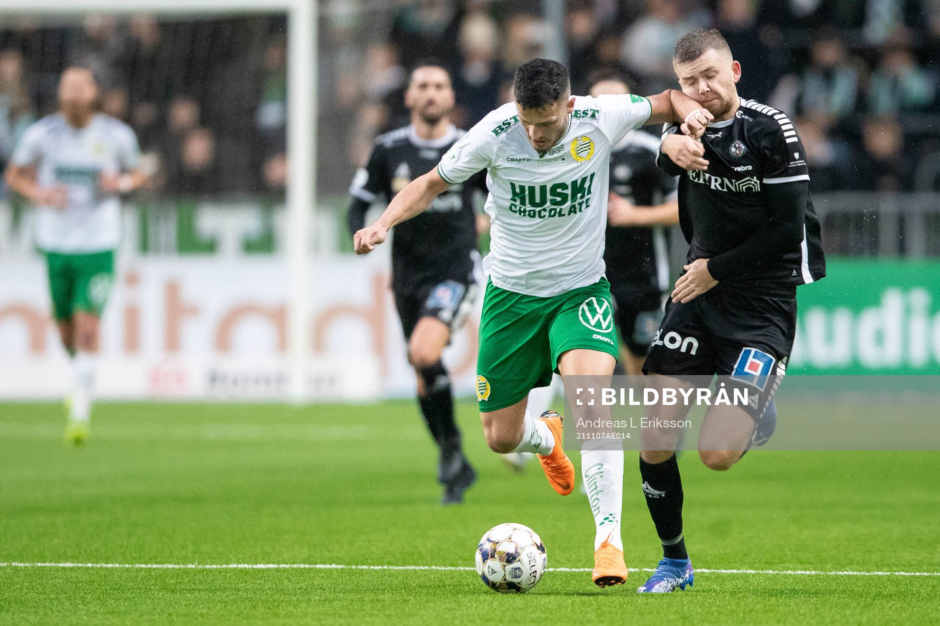 Hammarbys Astrit Selmani och Örebros Niclas Bergmark
