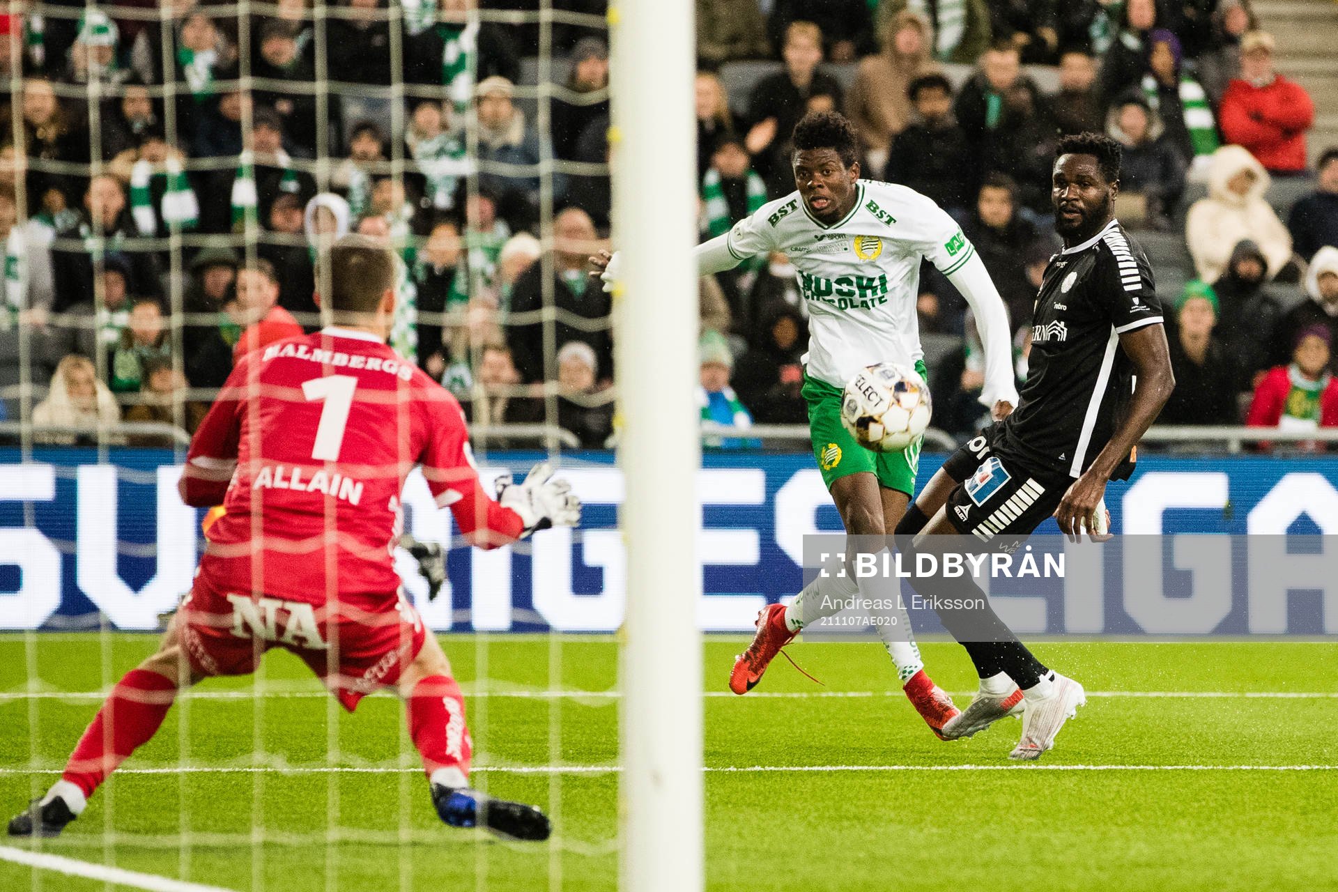 Hammarbys Aziz Mohammed Ouattara och Örebros Nasiru Moro