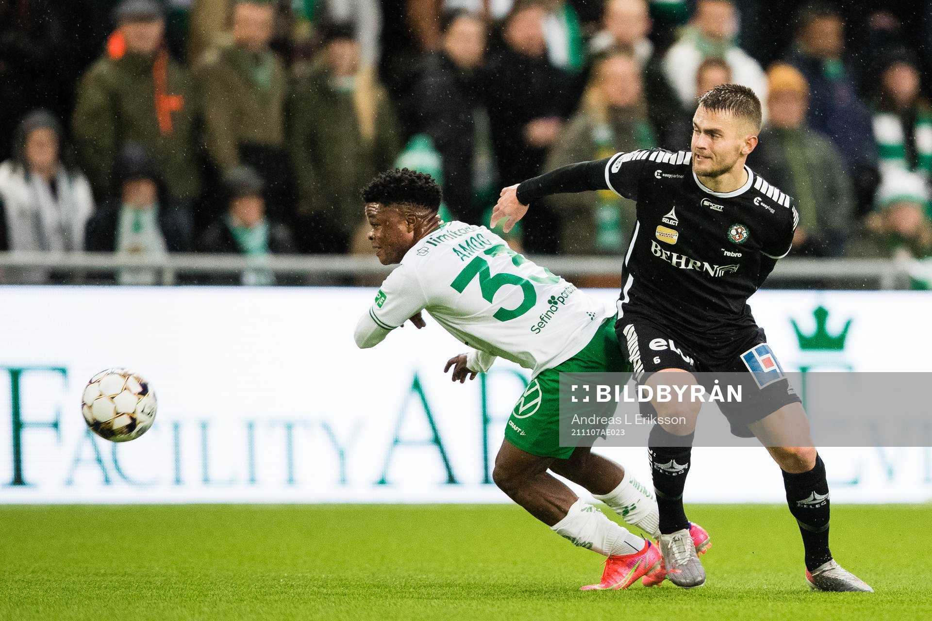 Hammarbys Akinkunmi Amoo och Örebros Benjamin Hjertstrand