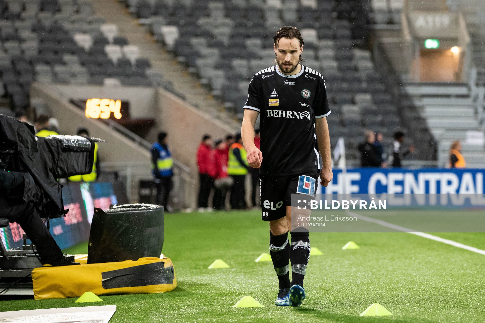 Örebros Kevin Walker deppar