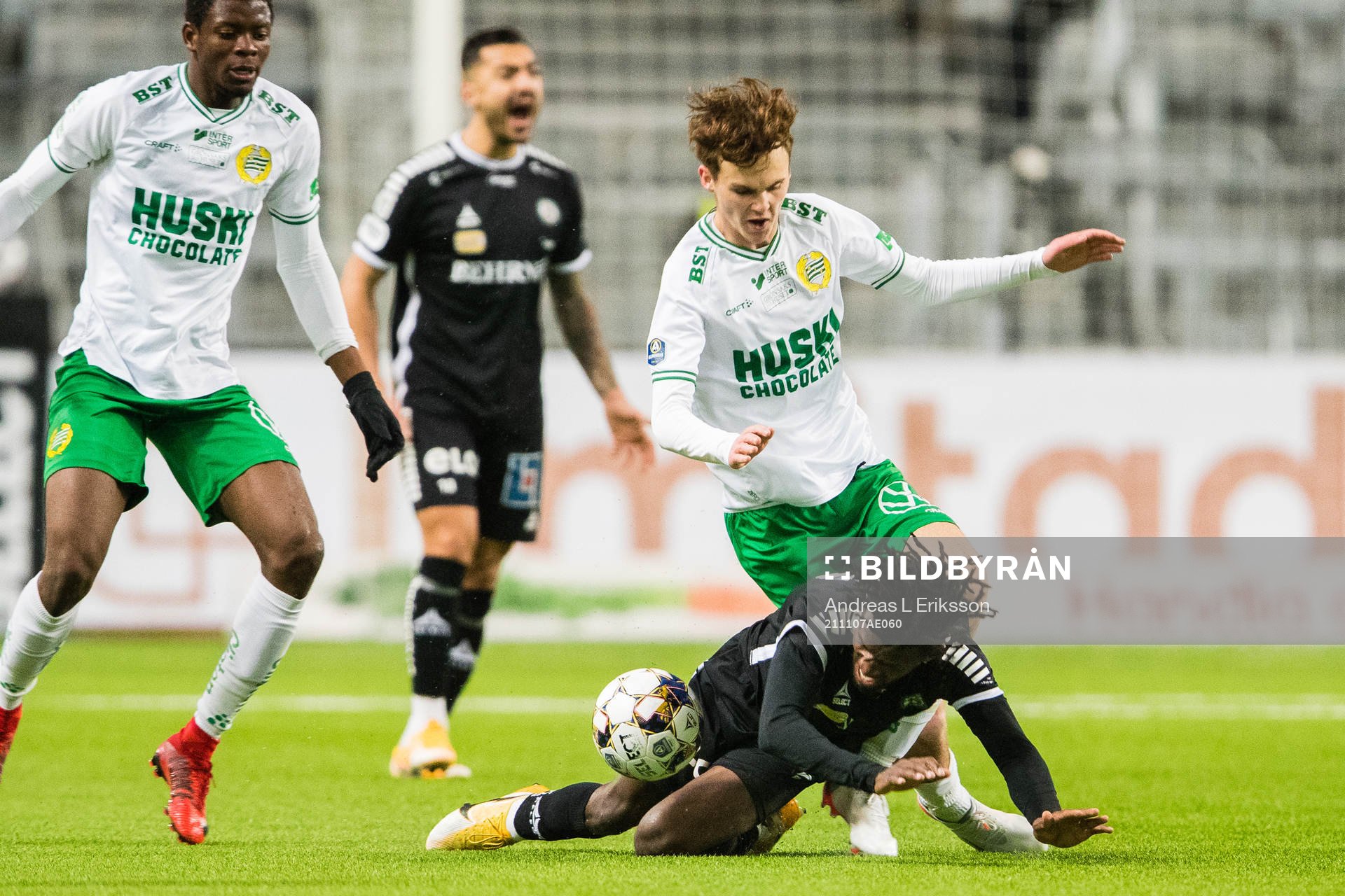 Hammarbys Williot Swedberg och Örebros Rickard Emeka Friday