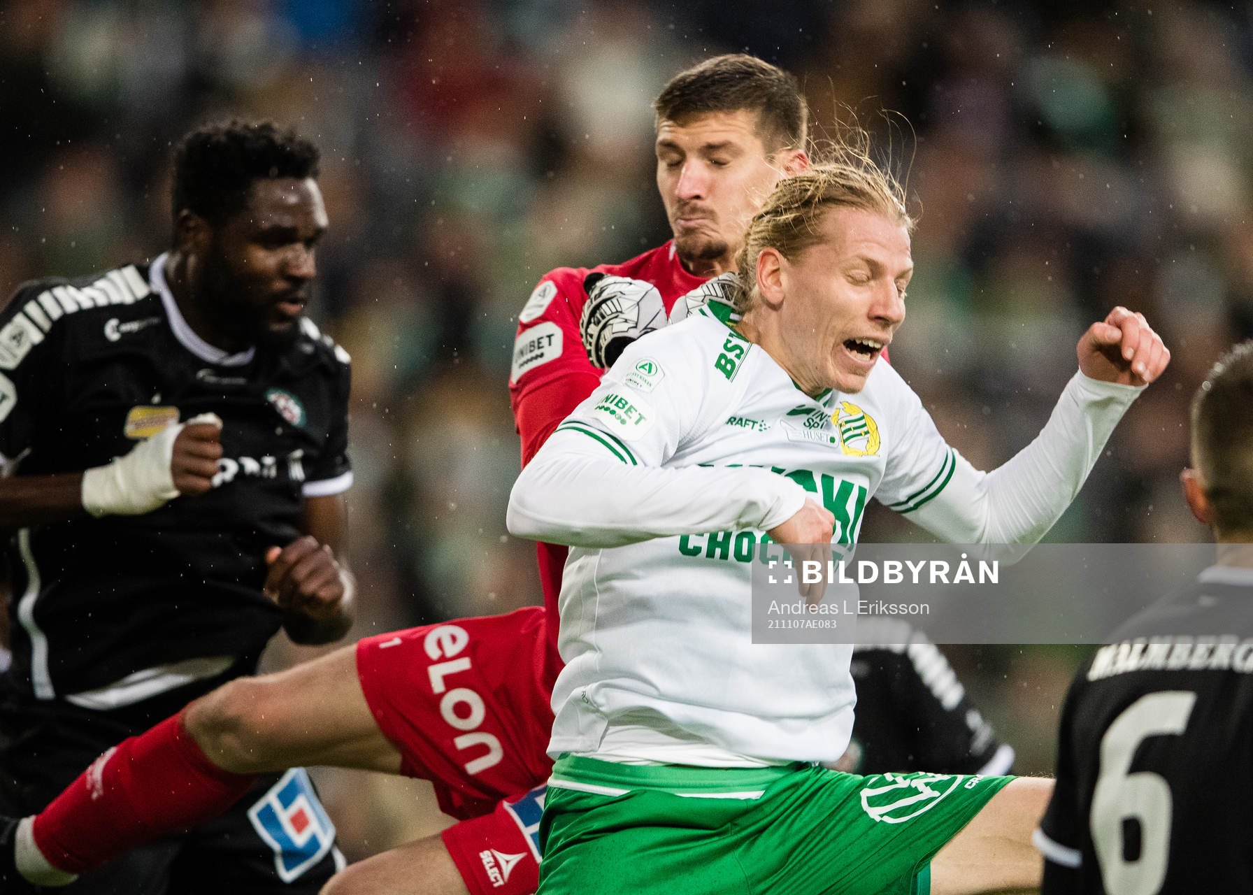 Örebros Nasiru Moro och målvakt Bobby Allain