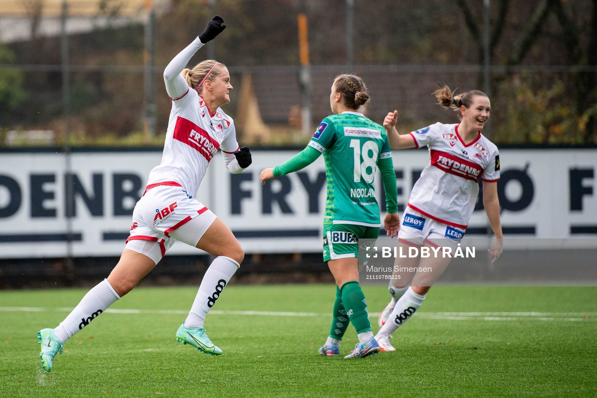 Maria Dybwad Brochmann of Sandviken celebrates 1-0