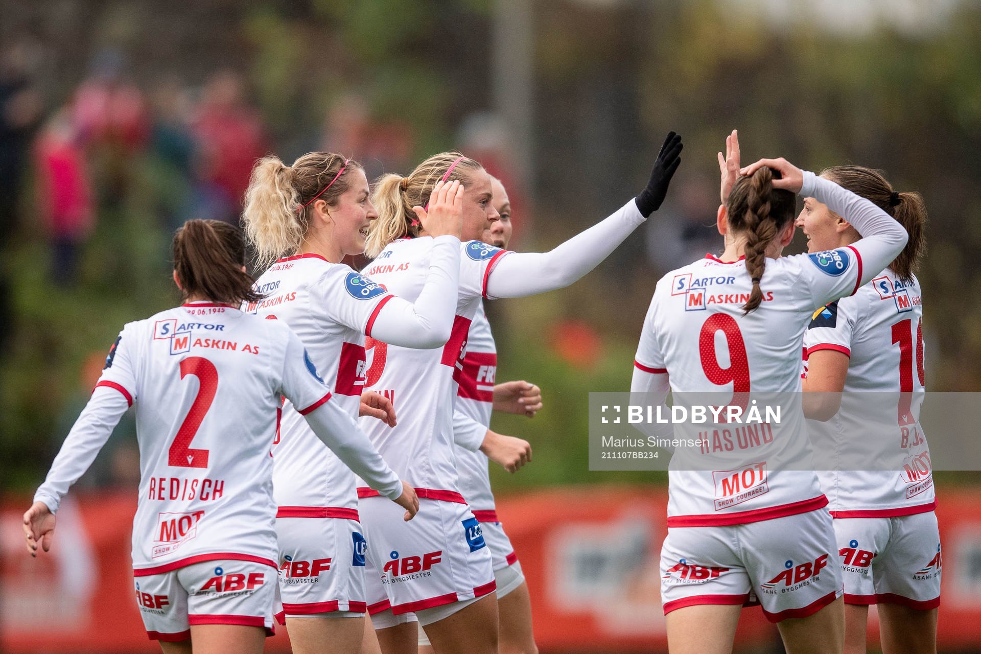 Maria Dybwad Brochmann of Sandviken celebrates 1-0