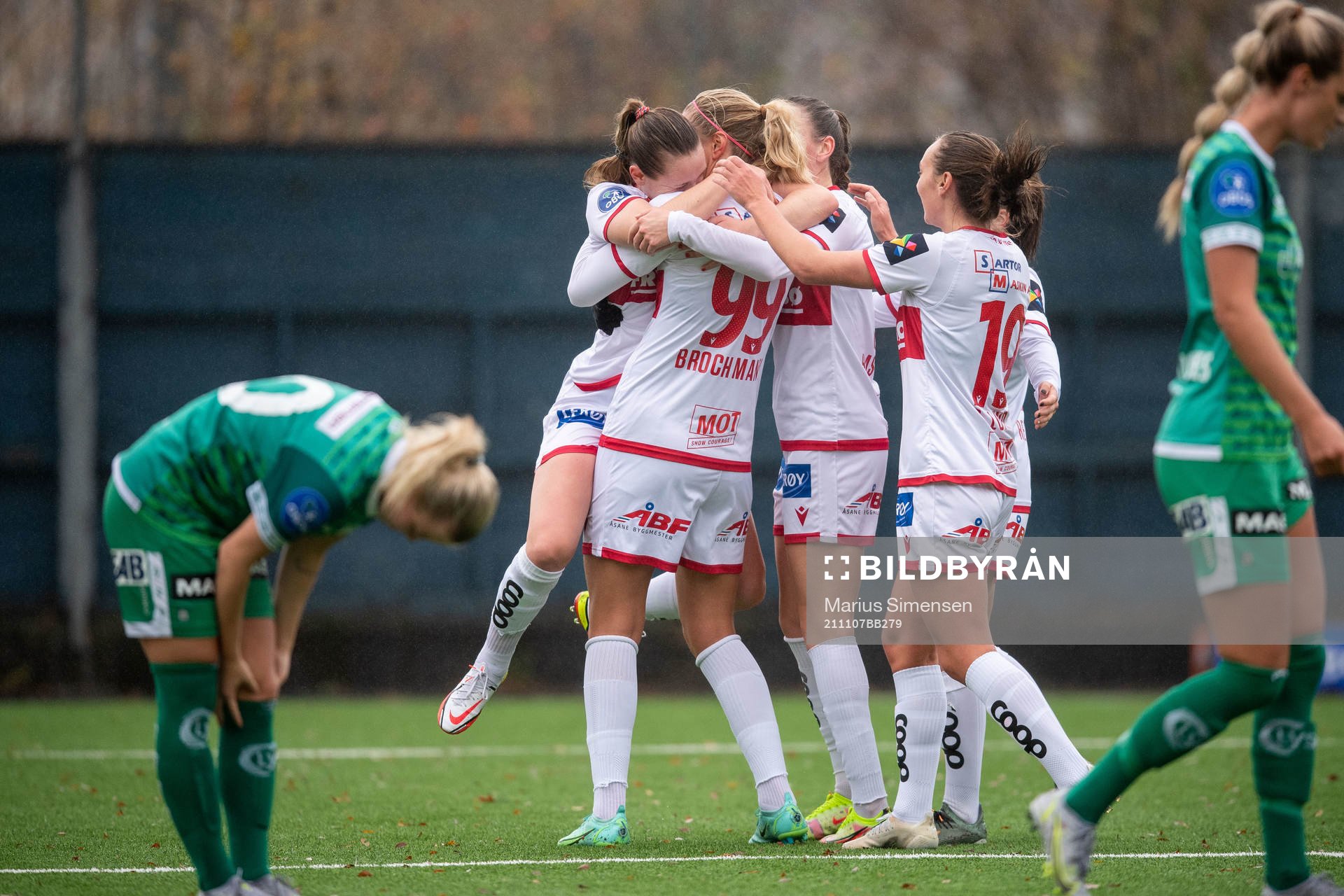 Maria Dybwad Brochmann of Sandviken celebrates 2-0