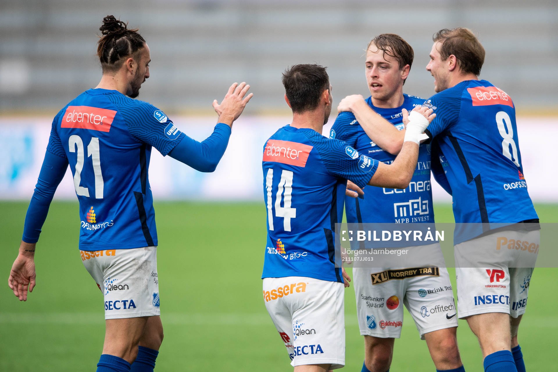 Norrbys Robin Strömberg (m) jublar