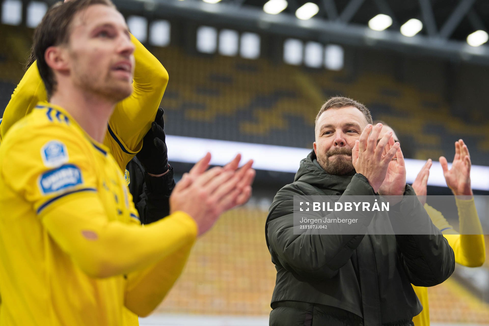 Sundsvalls tränare Henrik Åhnstrand jublar