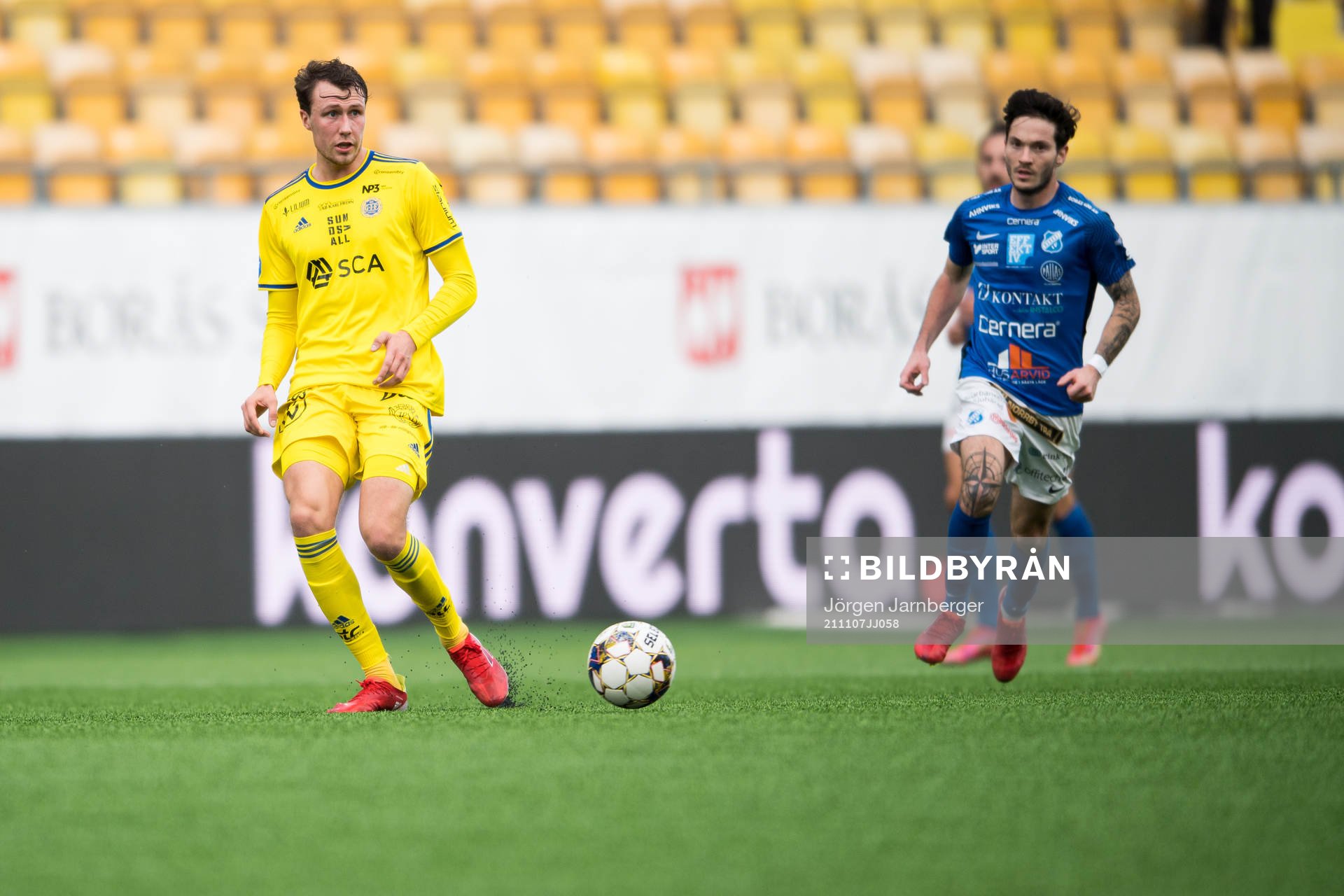 Sundsvalls Niklas Dalhström och Norrbys Abbas Mohamad