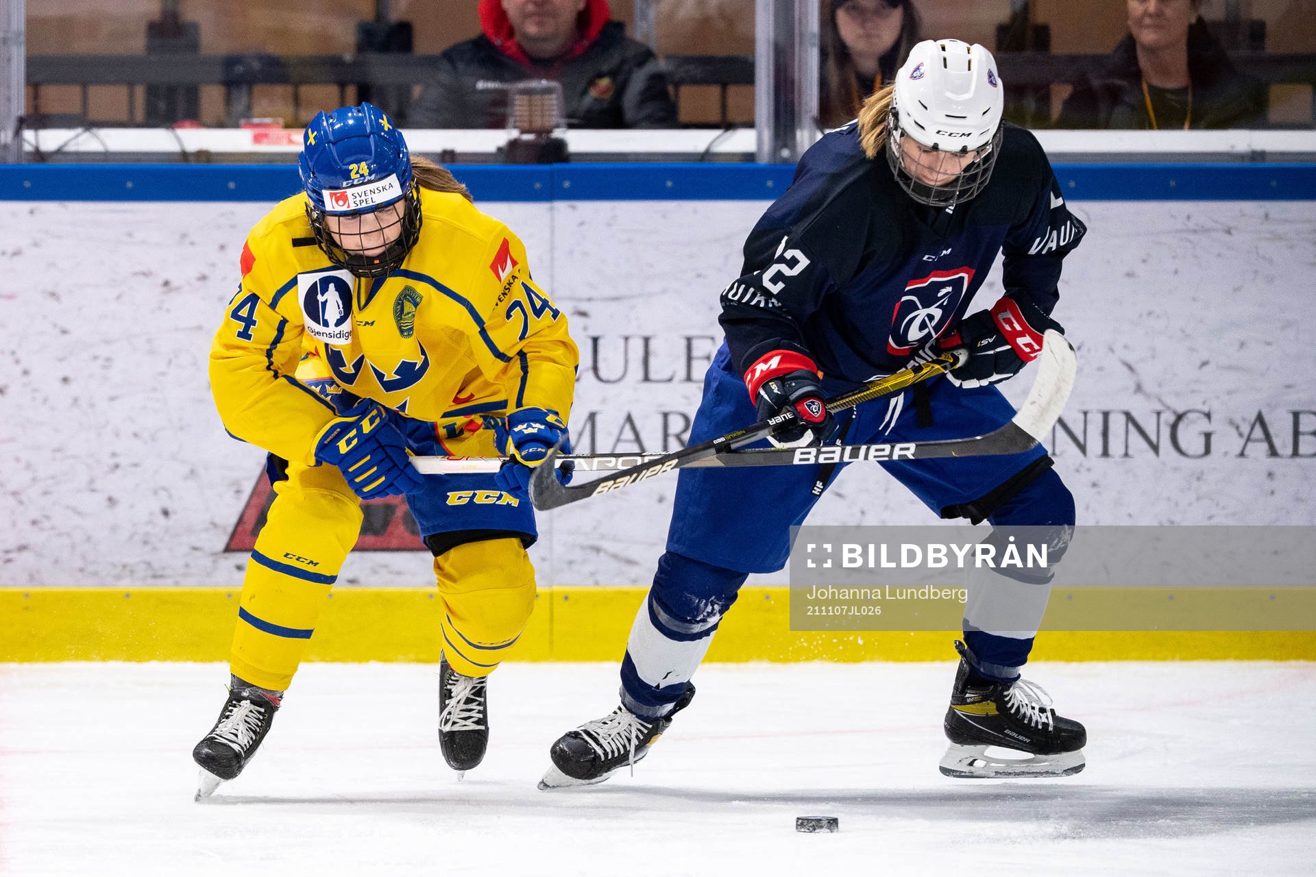Felizia Wikner-Zienkiewicz of Sweden and Estelle Duvin of