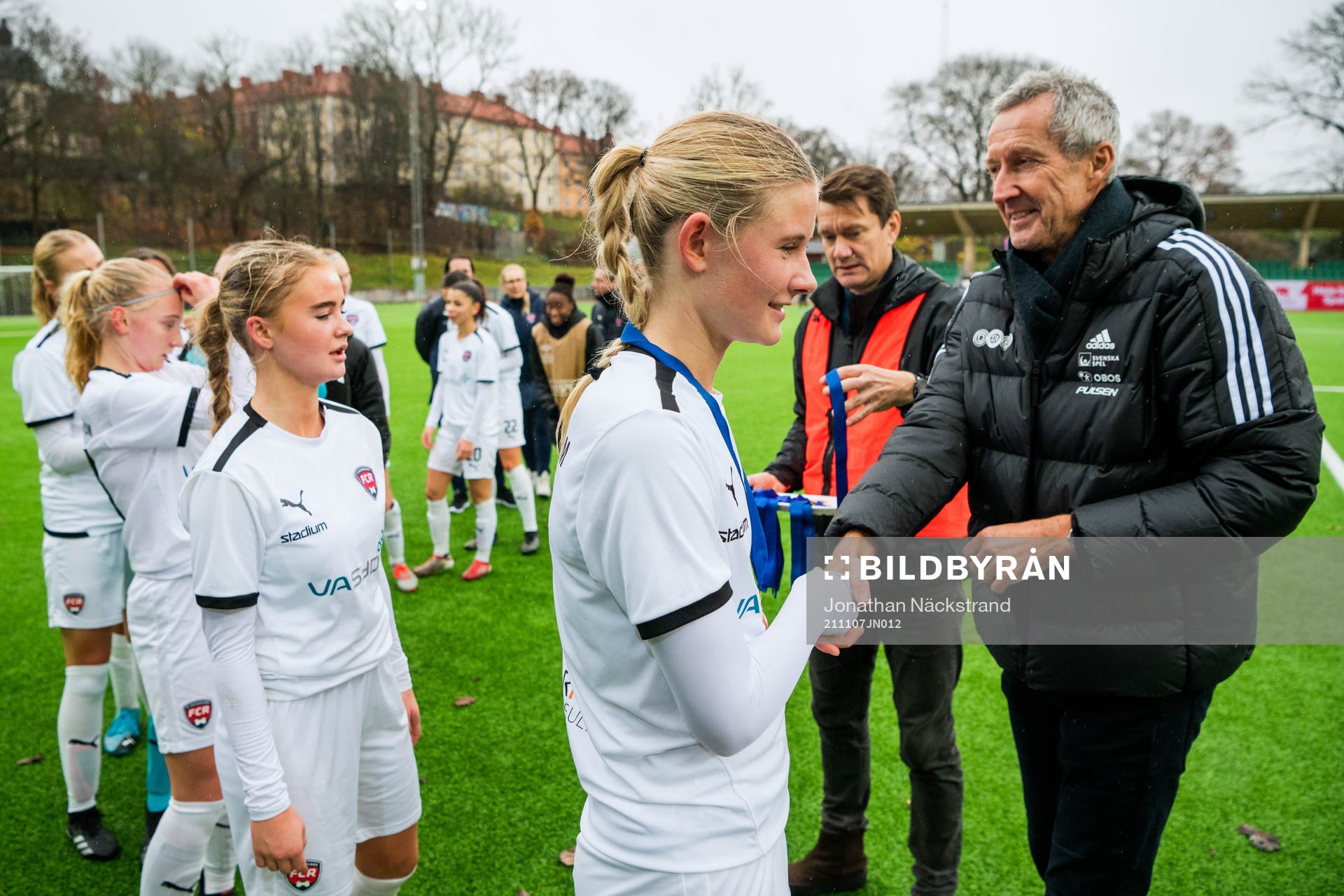 Rosengårds Bianca Buttler får sin bronsmedalj