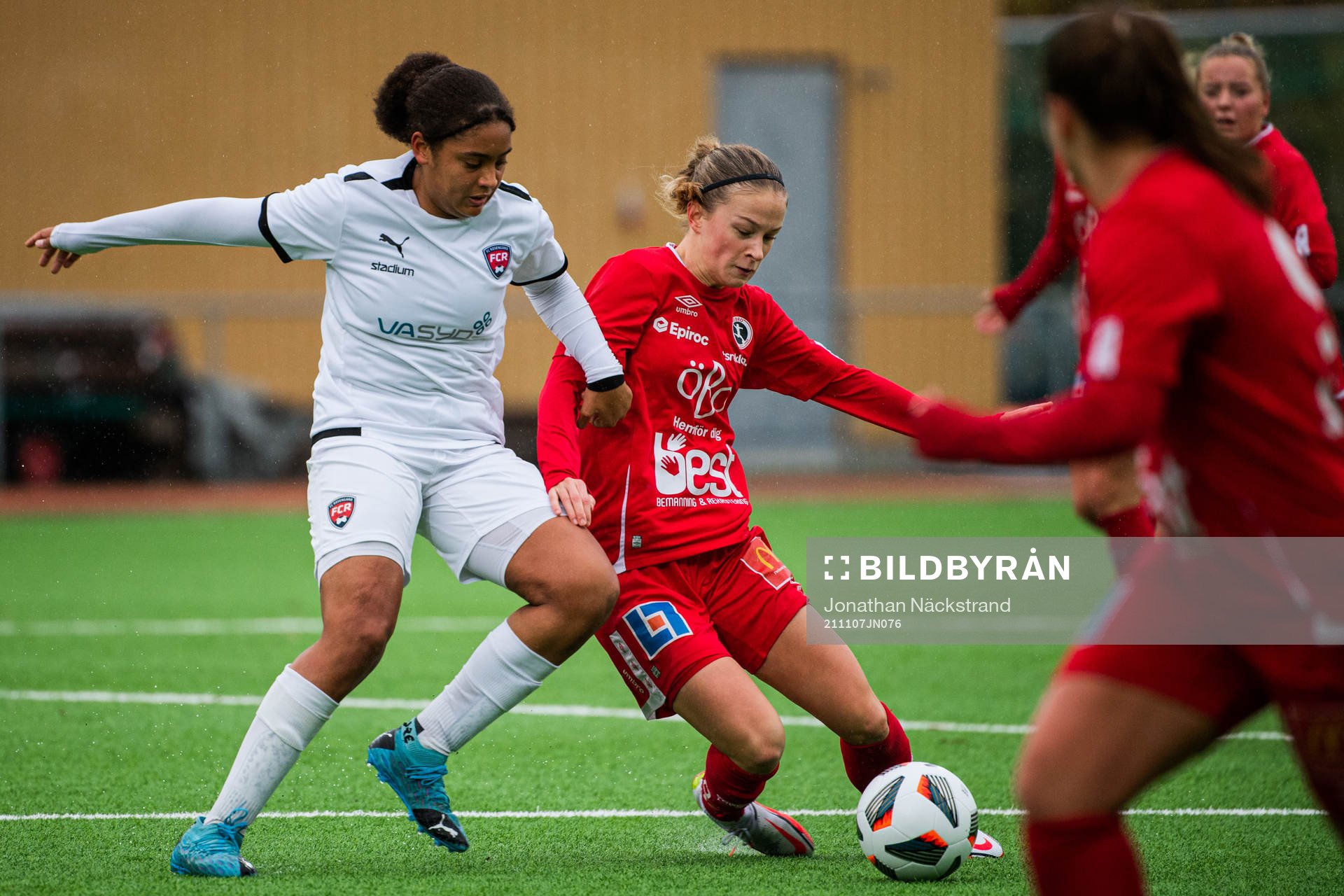 Rosengårds Jo-Anne Agbor Tataw Cronquist och Örebros Lisa