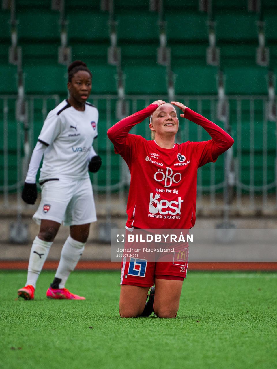 Örebros Rebecka Elisabeth Mannström under match om 3:e pris i F19-slutspelet mellan Örebro och Rosengård den 7 november 2021 i Stockholm. 