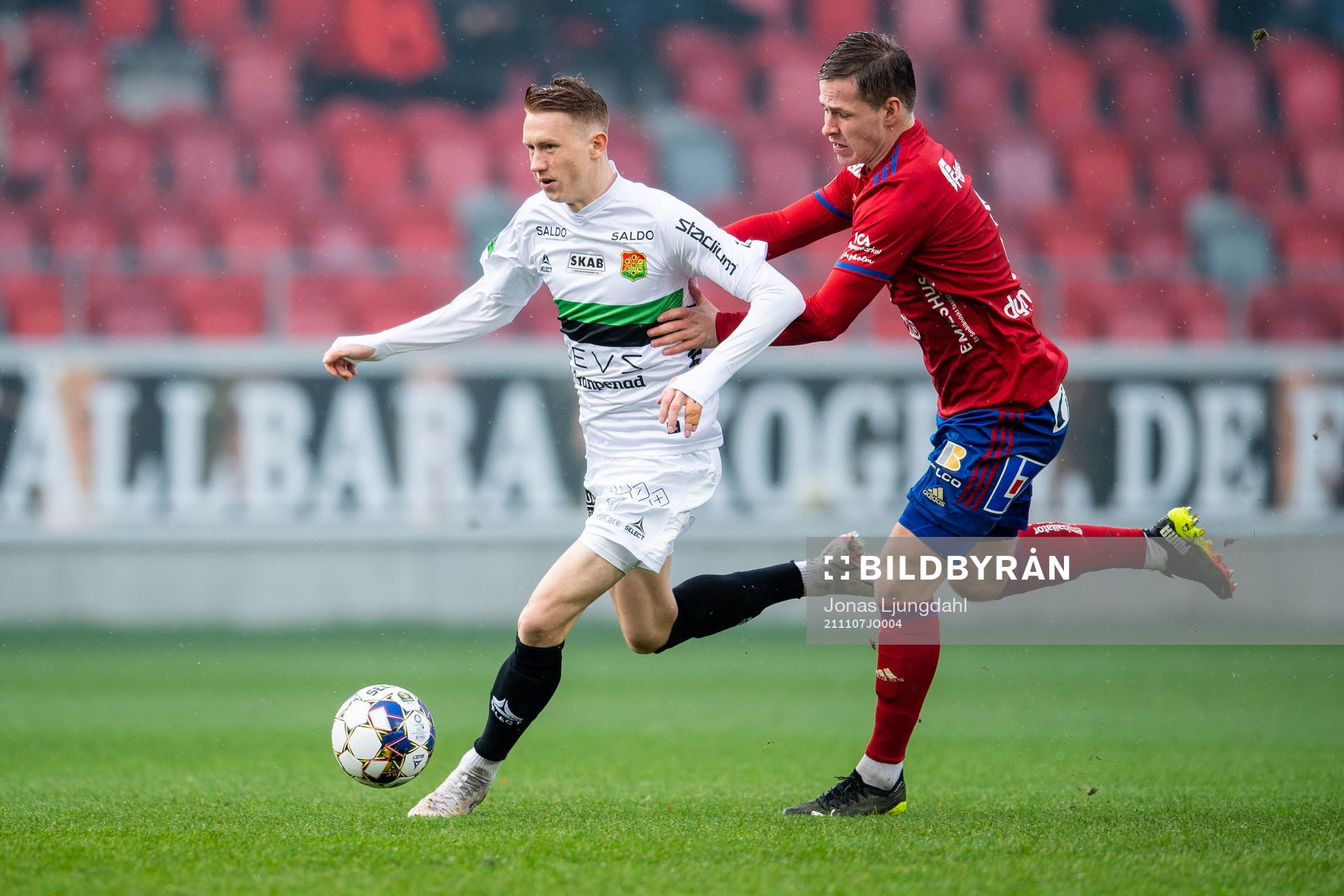 GAIS Julius Lindberg och Östers Alex Thor Hauksson