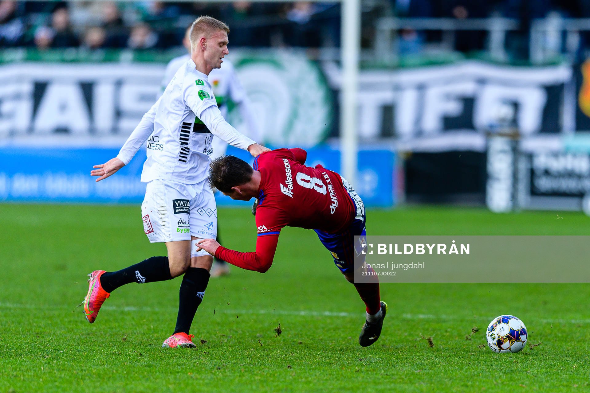 GAIS Joackim Åberg och Östers Alex Thor Hauksson