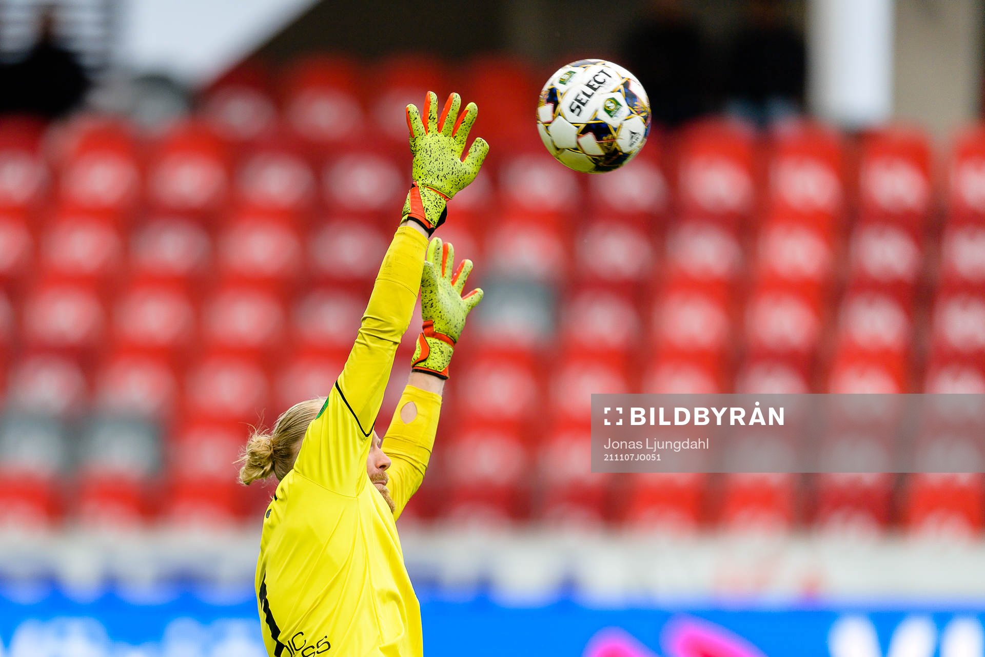 GAIS målvakt Mathias Karlsson stärker sig