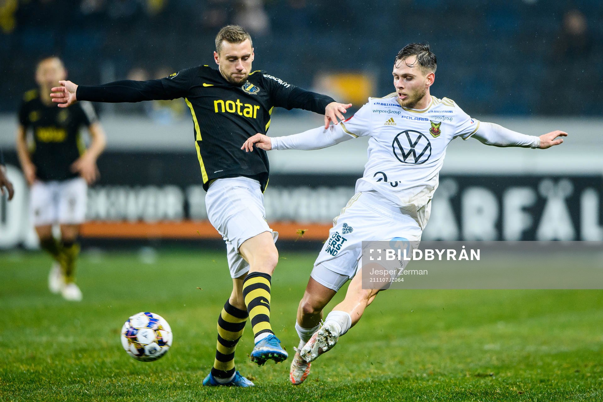 s Filip Rogic och Östersunds Charlie Colkett