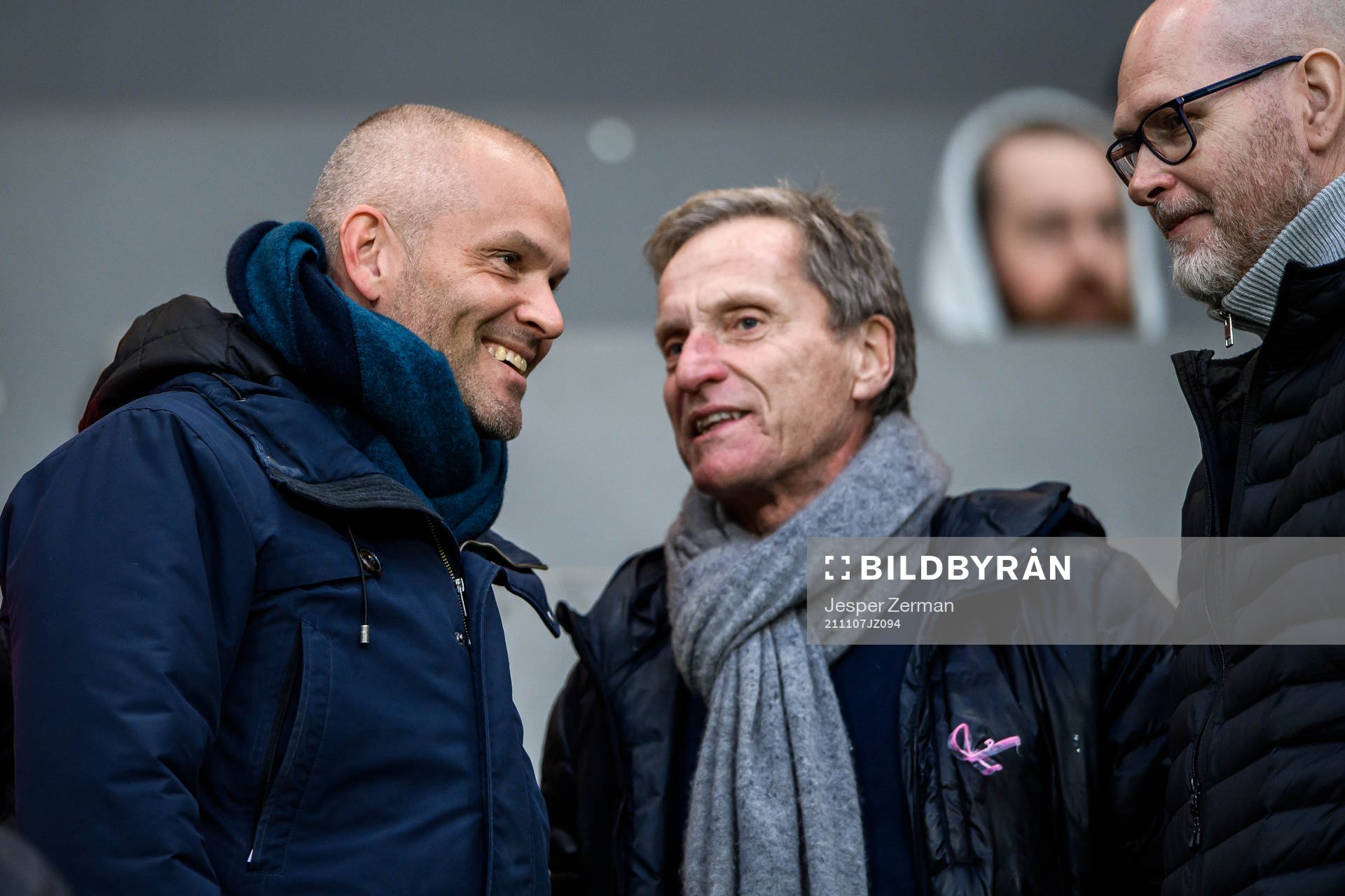 s klubbdirektör Manuel Lindberg på läktaren