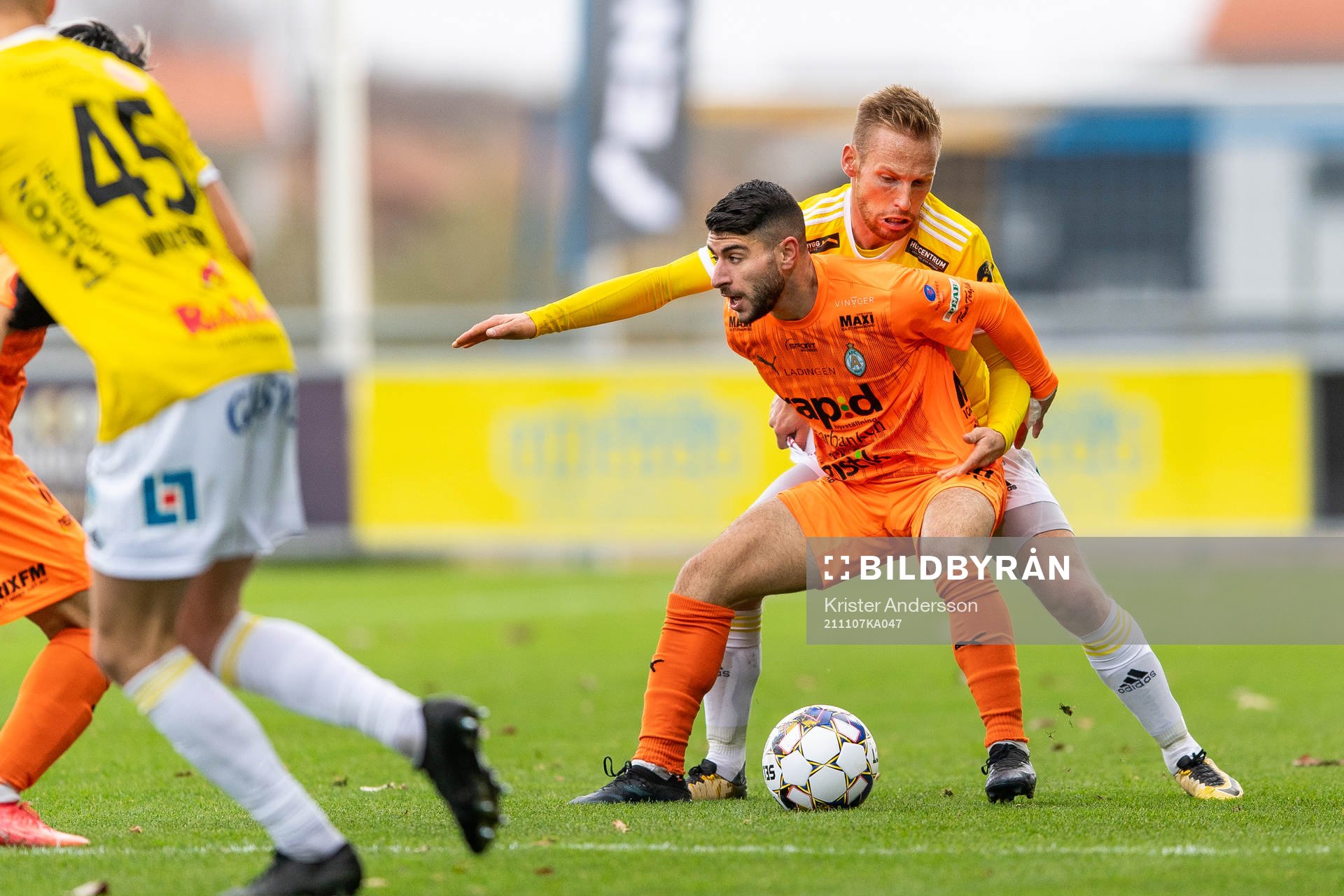 AFC Eskilstunas André Alsanati och Falkenbergs Tobias