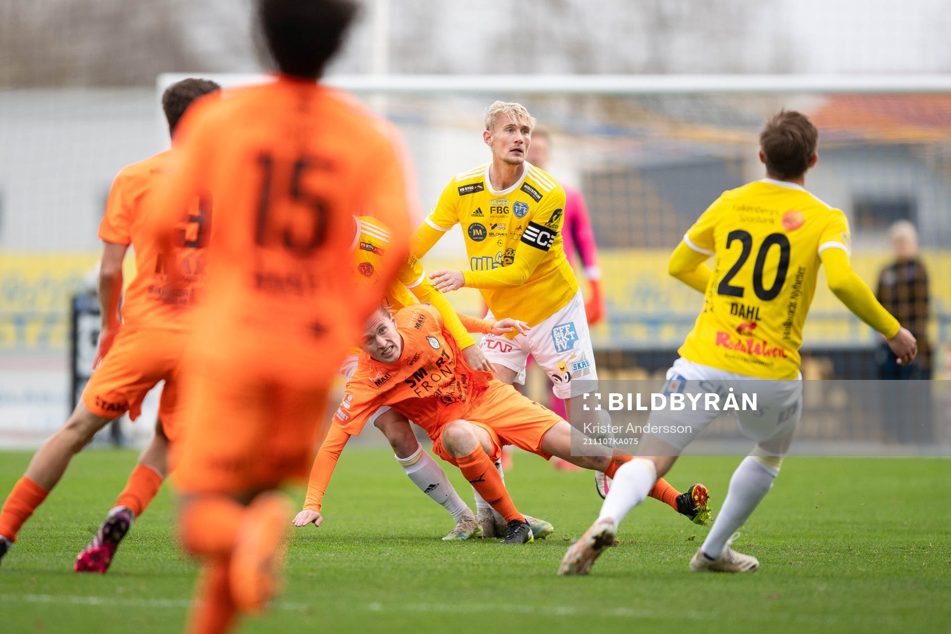 Falkenbergs Ludvig Öhman Silwerfeldt under fotbollsmatchen i Superettan mellan Falkenberg och AFC Eskilstuna den 7 november 2021 i Falkenberg.