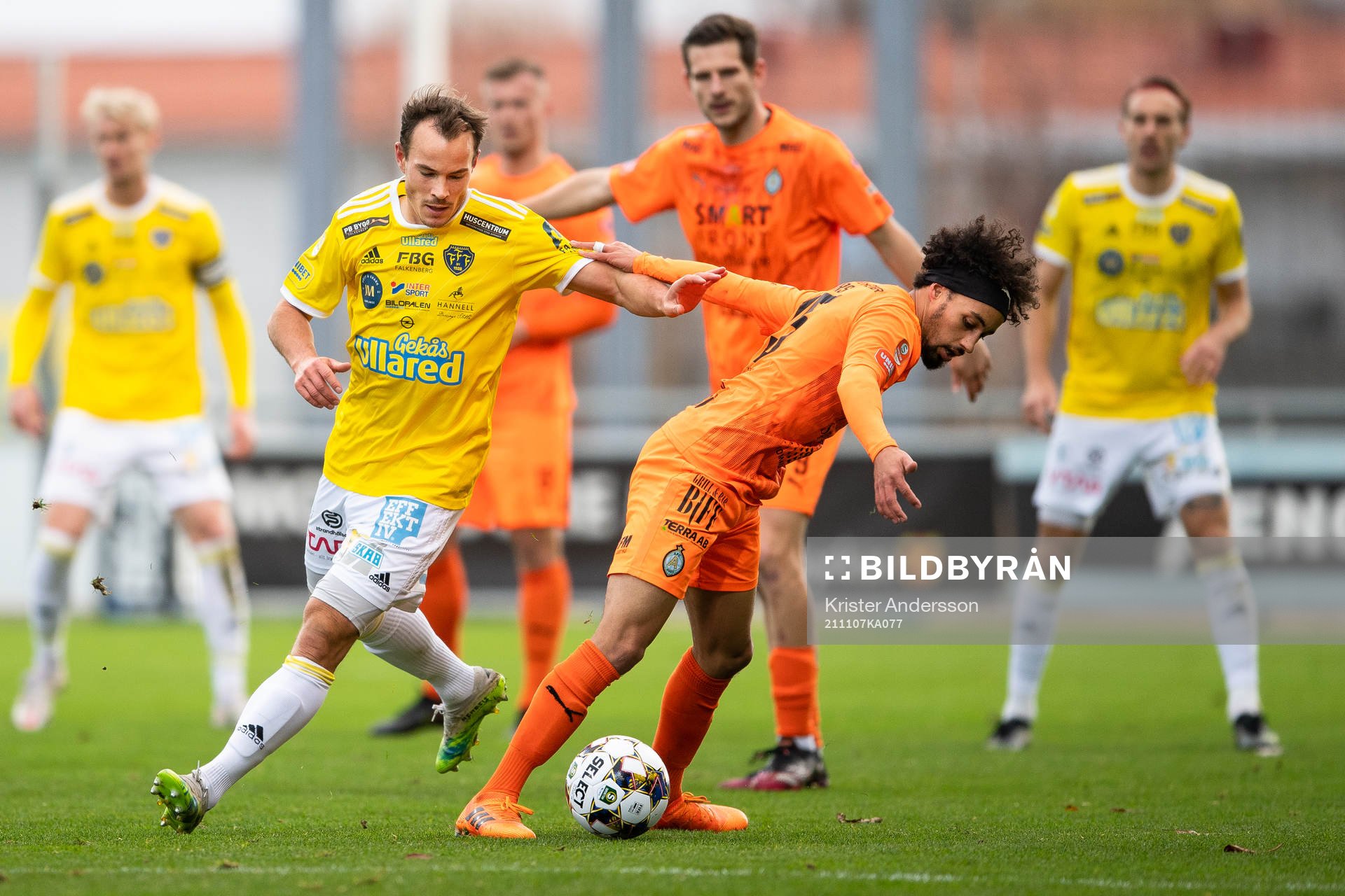 Falkenbergs Anton Wede och AFC Eskilstunas Viktor Fors