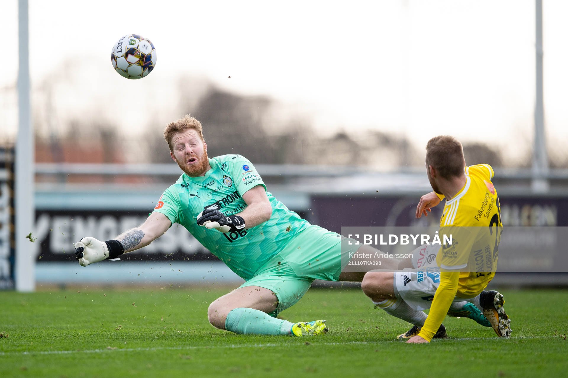 AFC Eskilstunas målvakt Nick Wolters och Falkenbergs